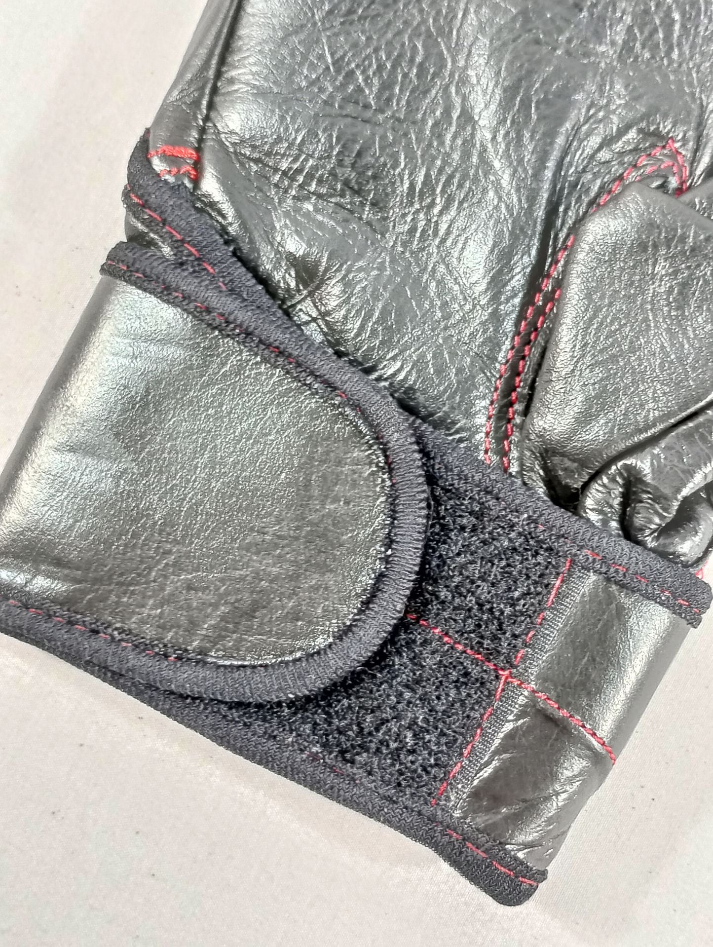 【ティム・シルビア 直筆サイン入り】OUANO製 オープンフィンガーグローブ