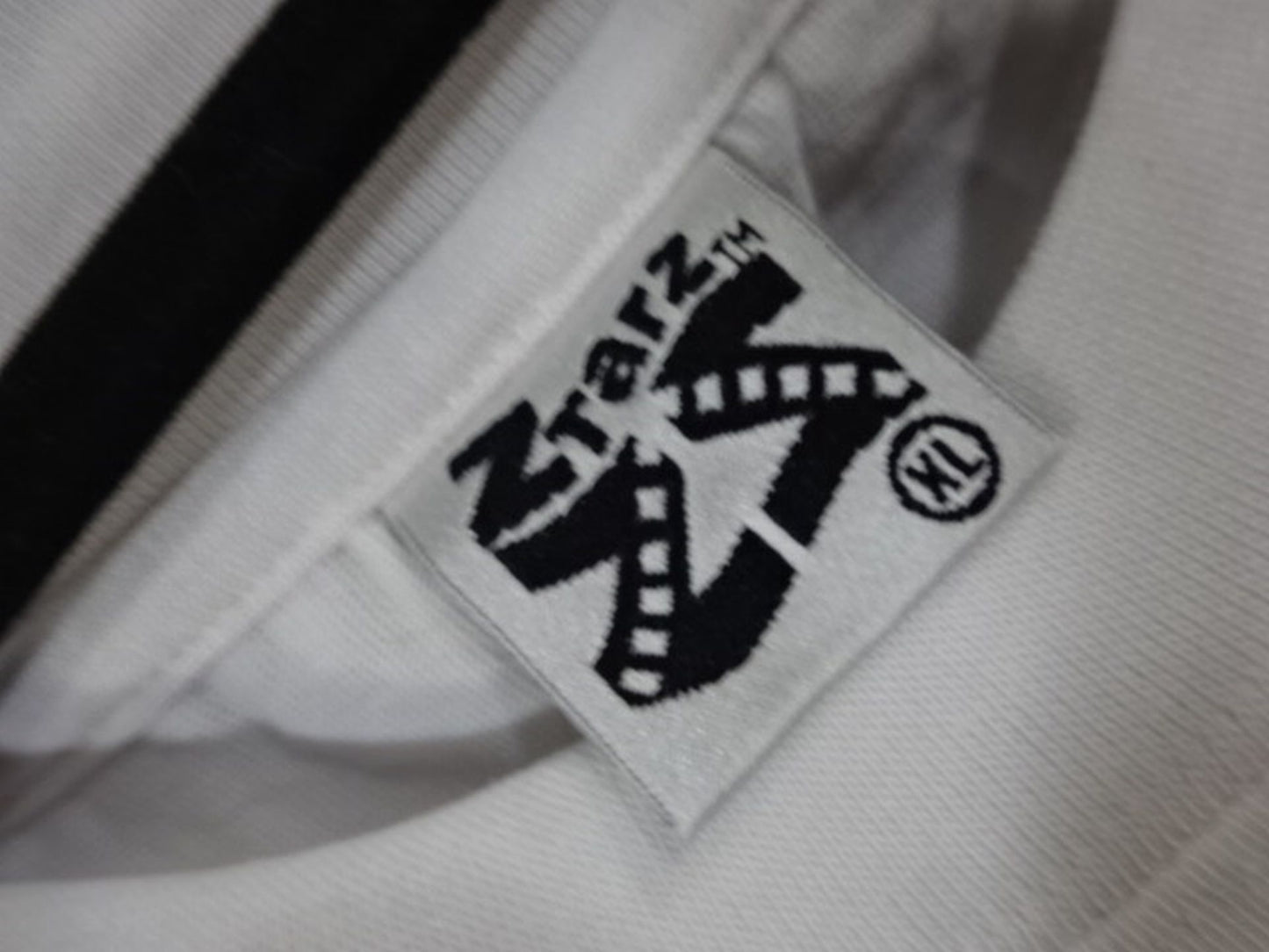 ブルース・リー「FIST OF FURY 怒りの鉄拳」イラストTシャツ