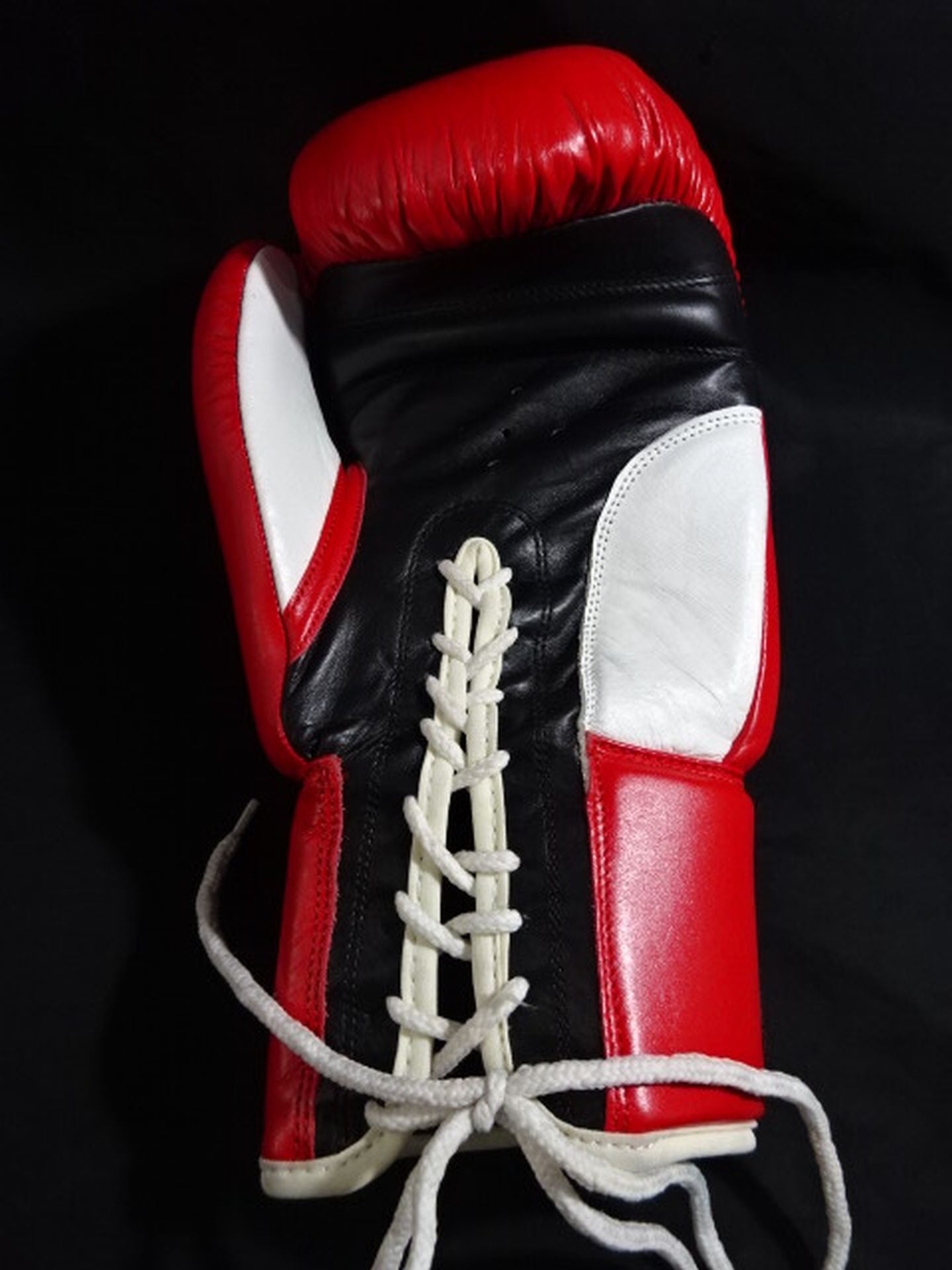 ★ Saul Alvarez hand signed autograph ★ FIRE Sports Boxing Gloves