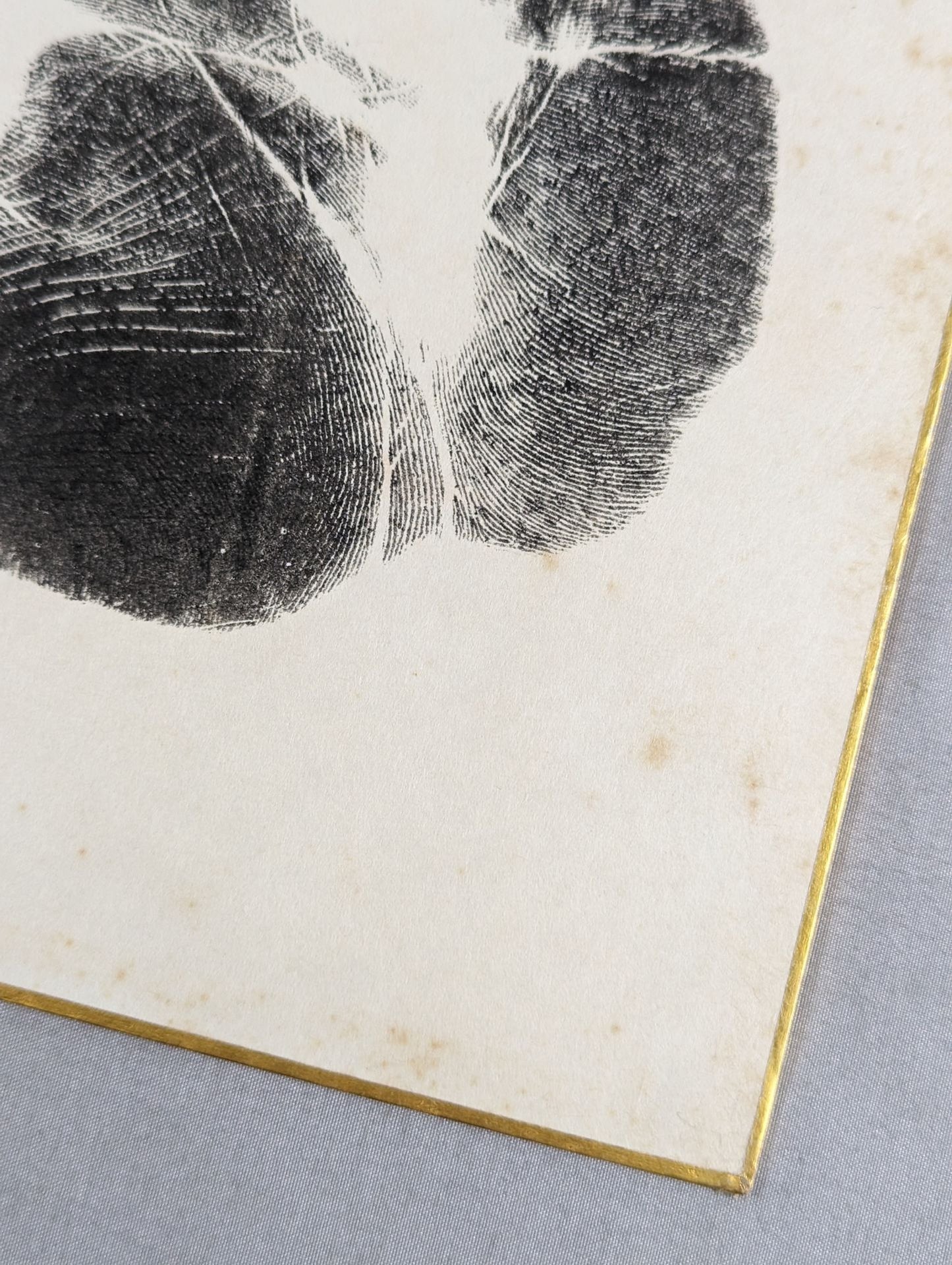 Kirinji (black with handprint)