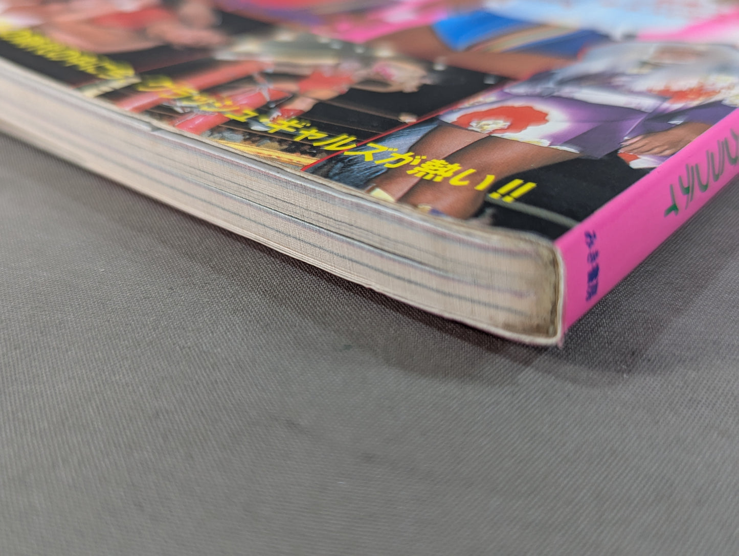 Throwing a kiss in the ring Women's Pro Wrestling 30th Anniversary Exciting Graffiti