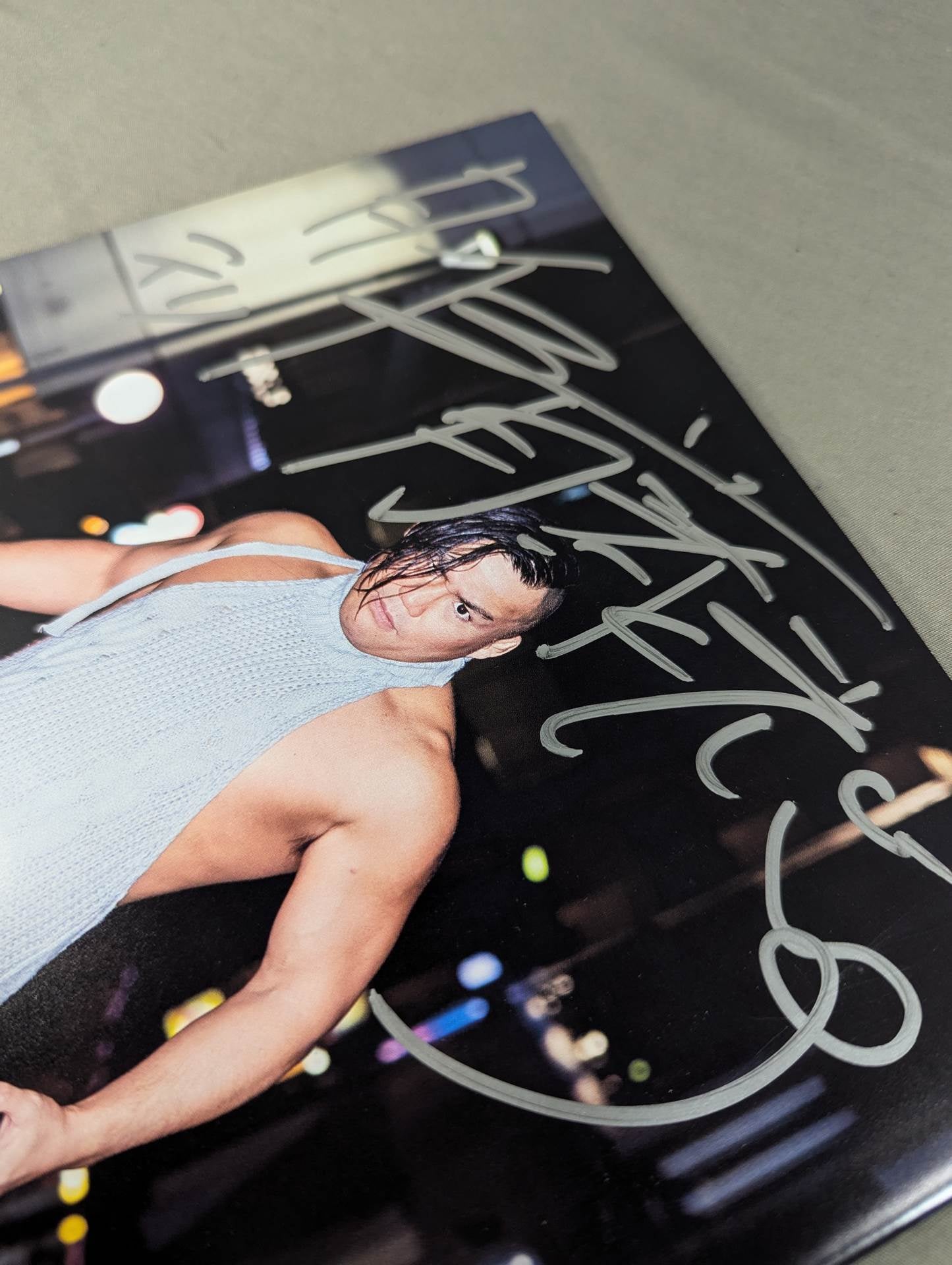 【hand signed autograph】 Hikaru Sato Photo Collection "Monthly Hikaru Sato "