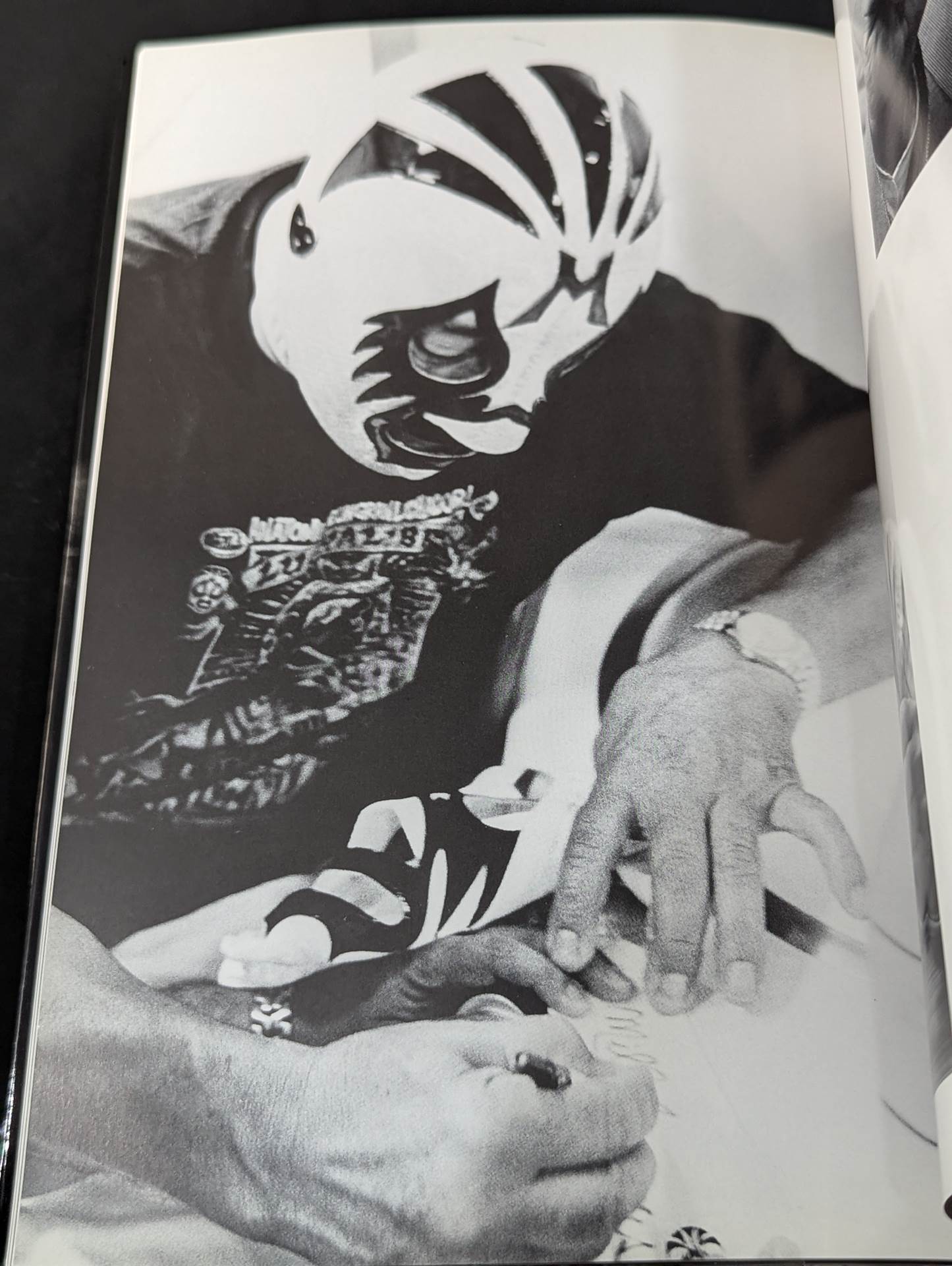 【hand signed autograph】Mil Mascaras Mil Mascaras Photo Collection