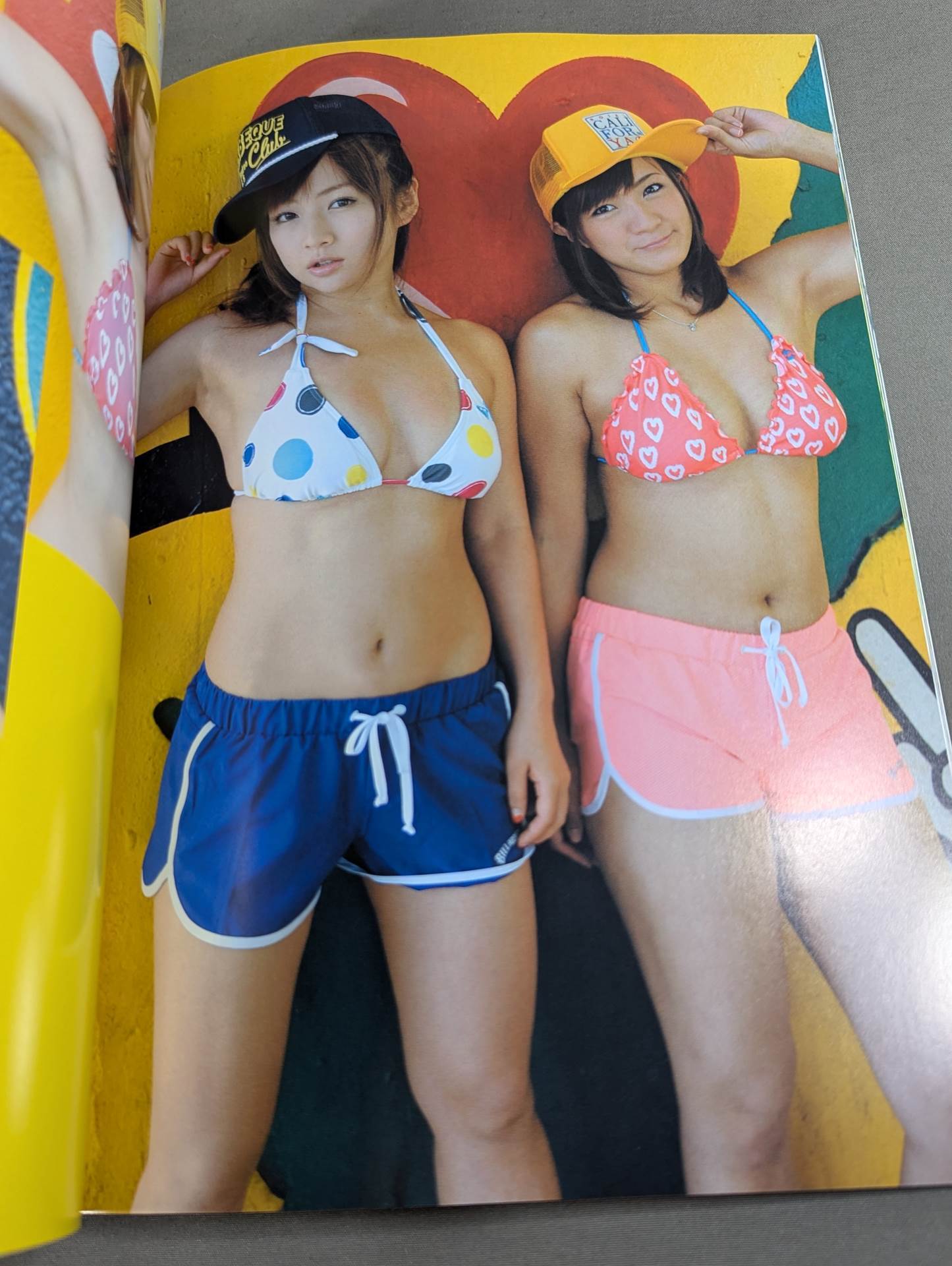 愛川ゆず季&美闘陽子 BY砲写真集 GODDESSES