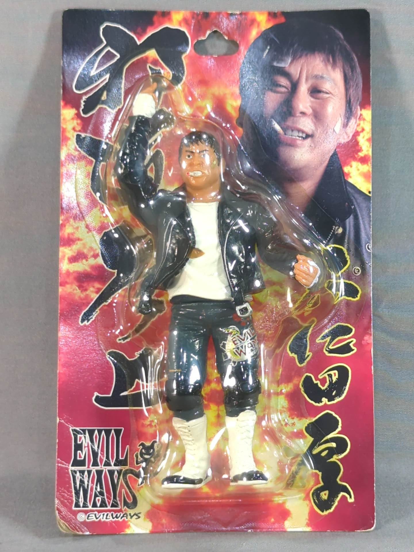 大仁田厚(白シャツ・革ジャン)
