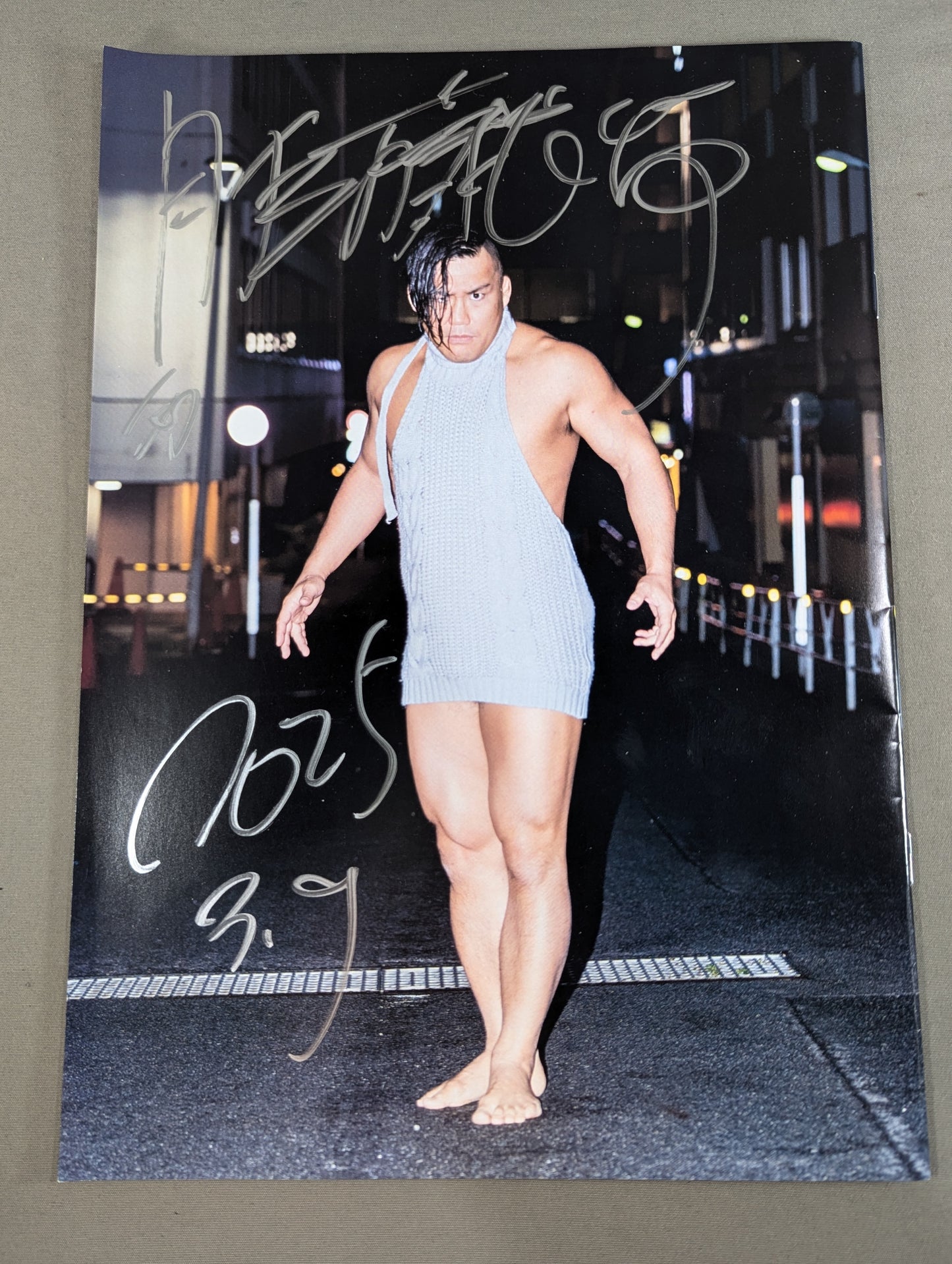 【hand signed autograph】 Hikaru Sato Photo Collection "Monthly Hikaru Sato "