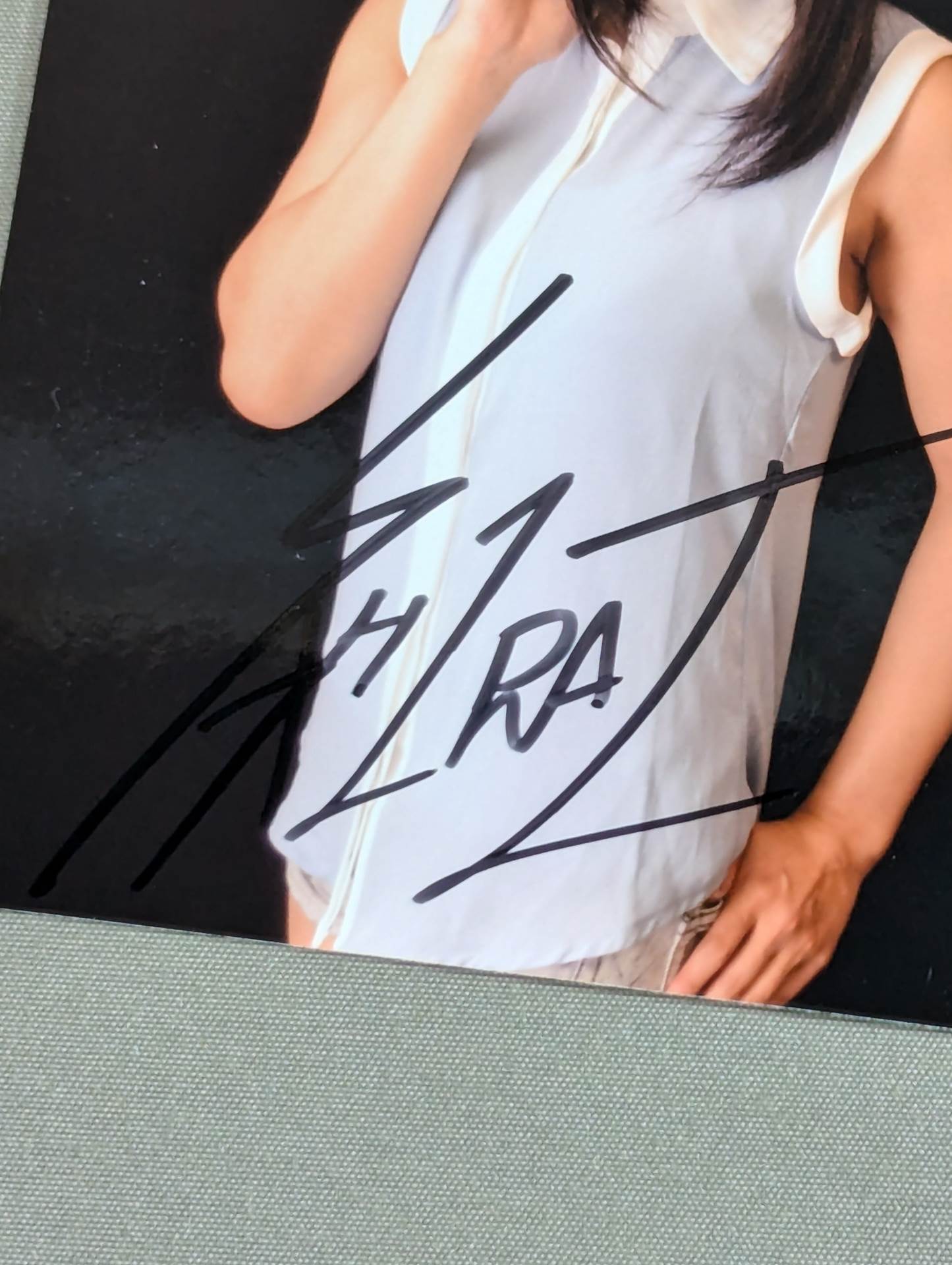 紫雷イオ 直筆サイン入り ブロマイド(B-5)