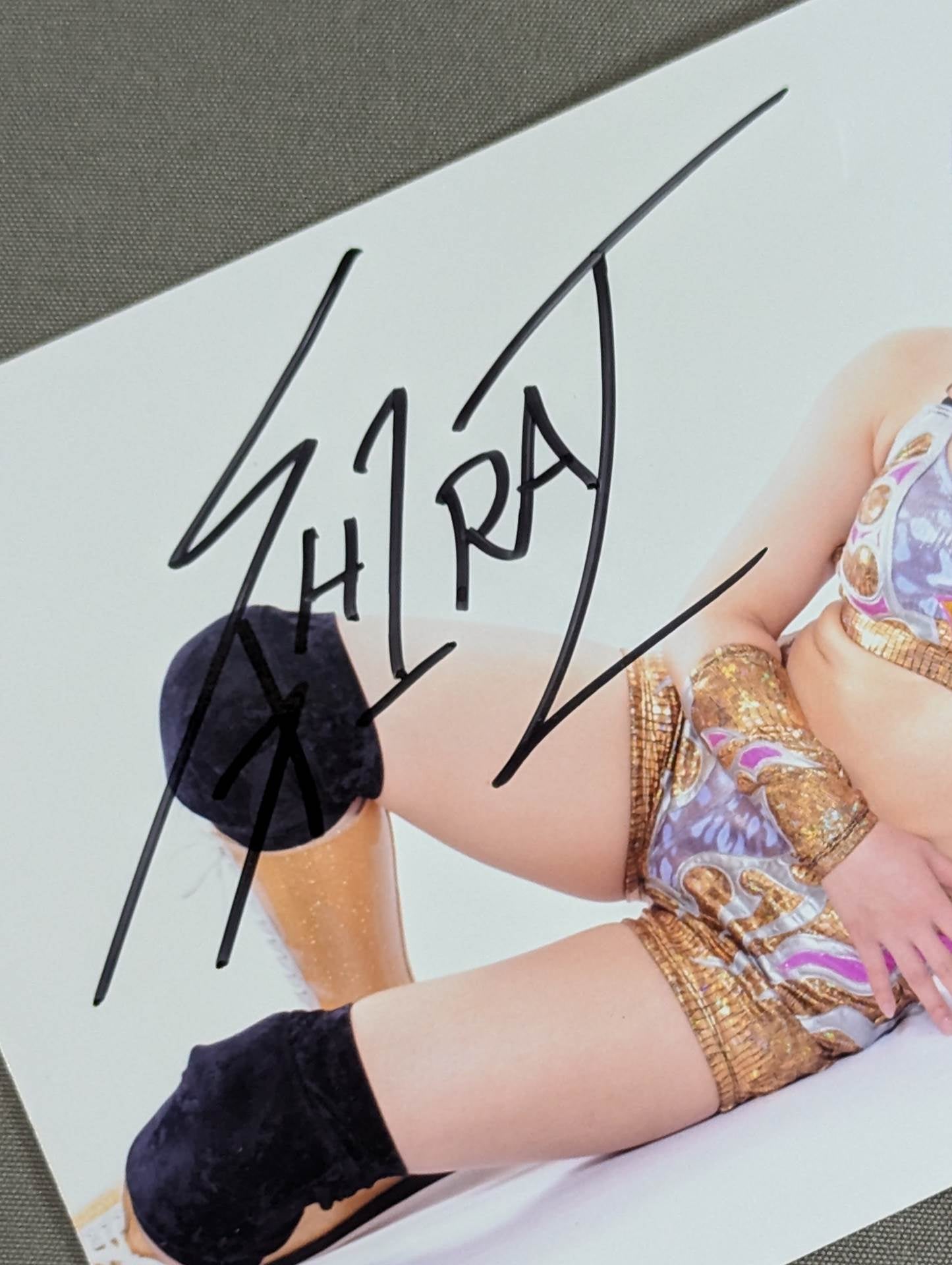 紫雷イオ 直筆サイン入り ブロマイド(B-3)