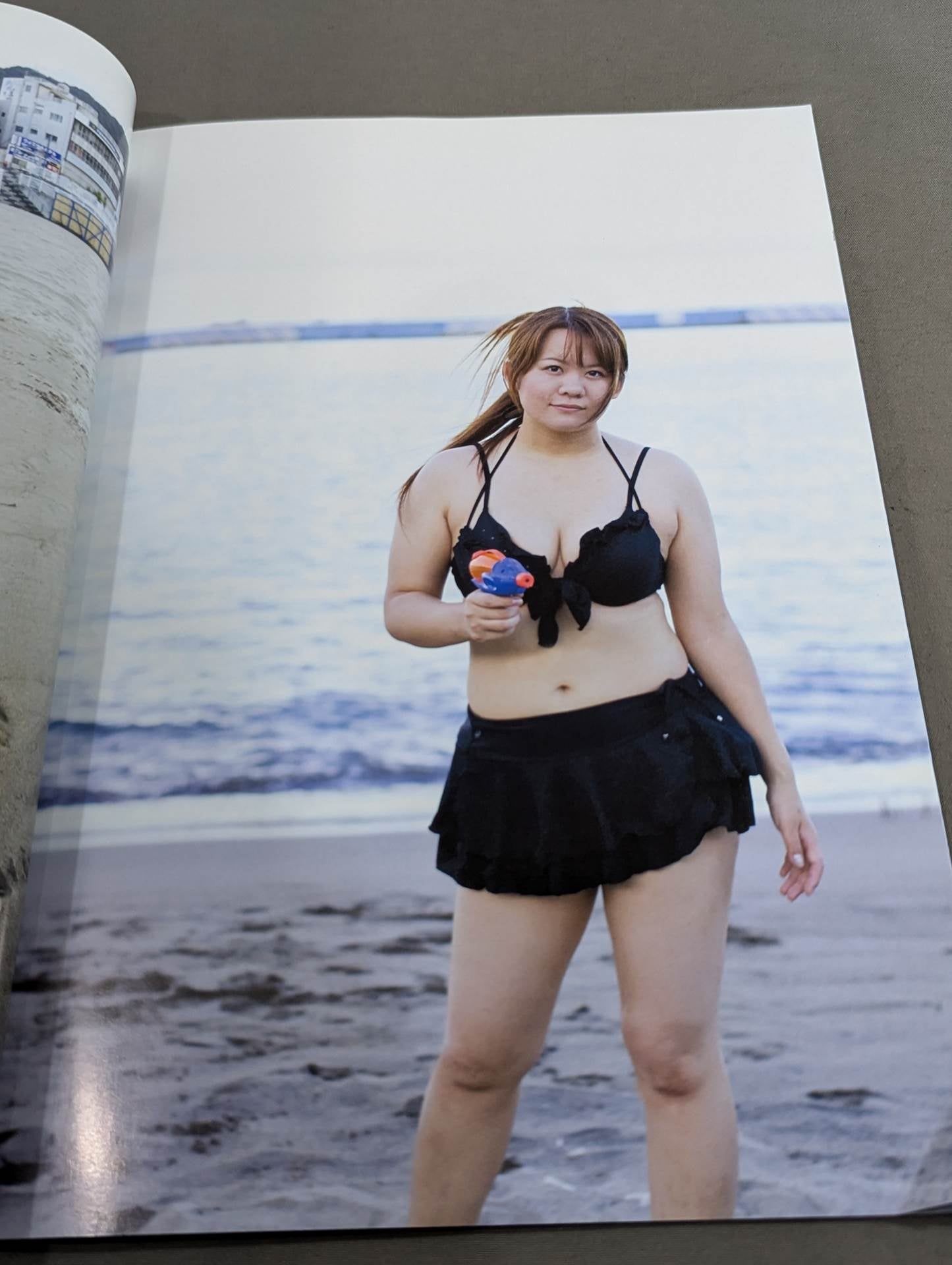 【直筆サイン入り】 中森華子 写真集 HANAKO
