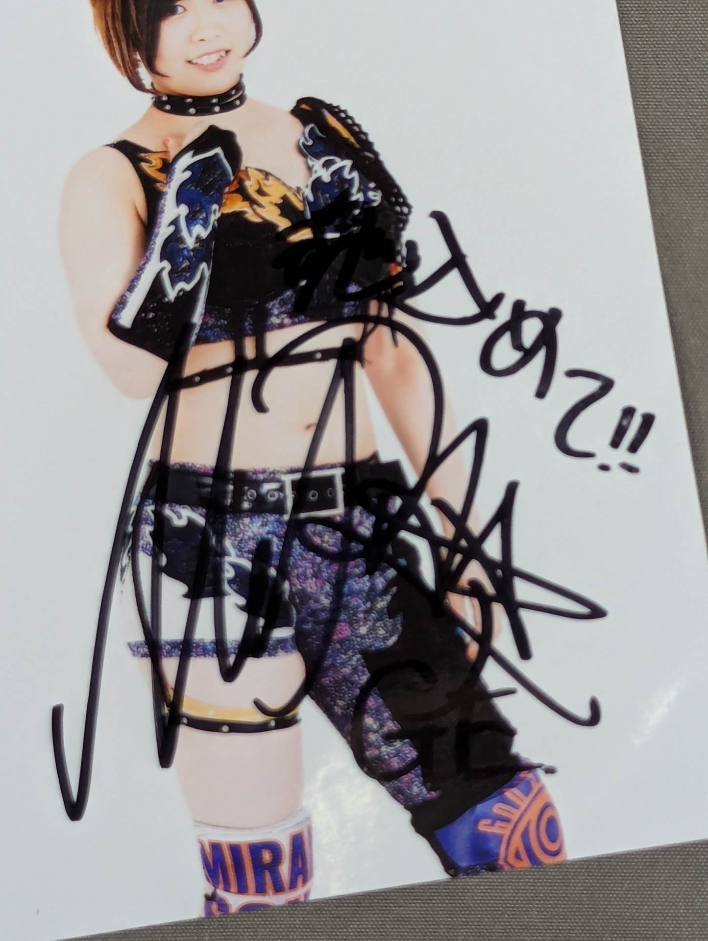 MIRAI hand signed autograph photo (A-3)