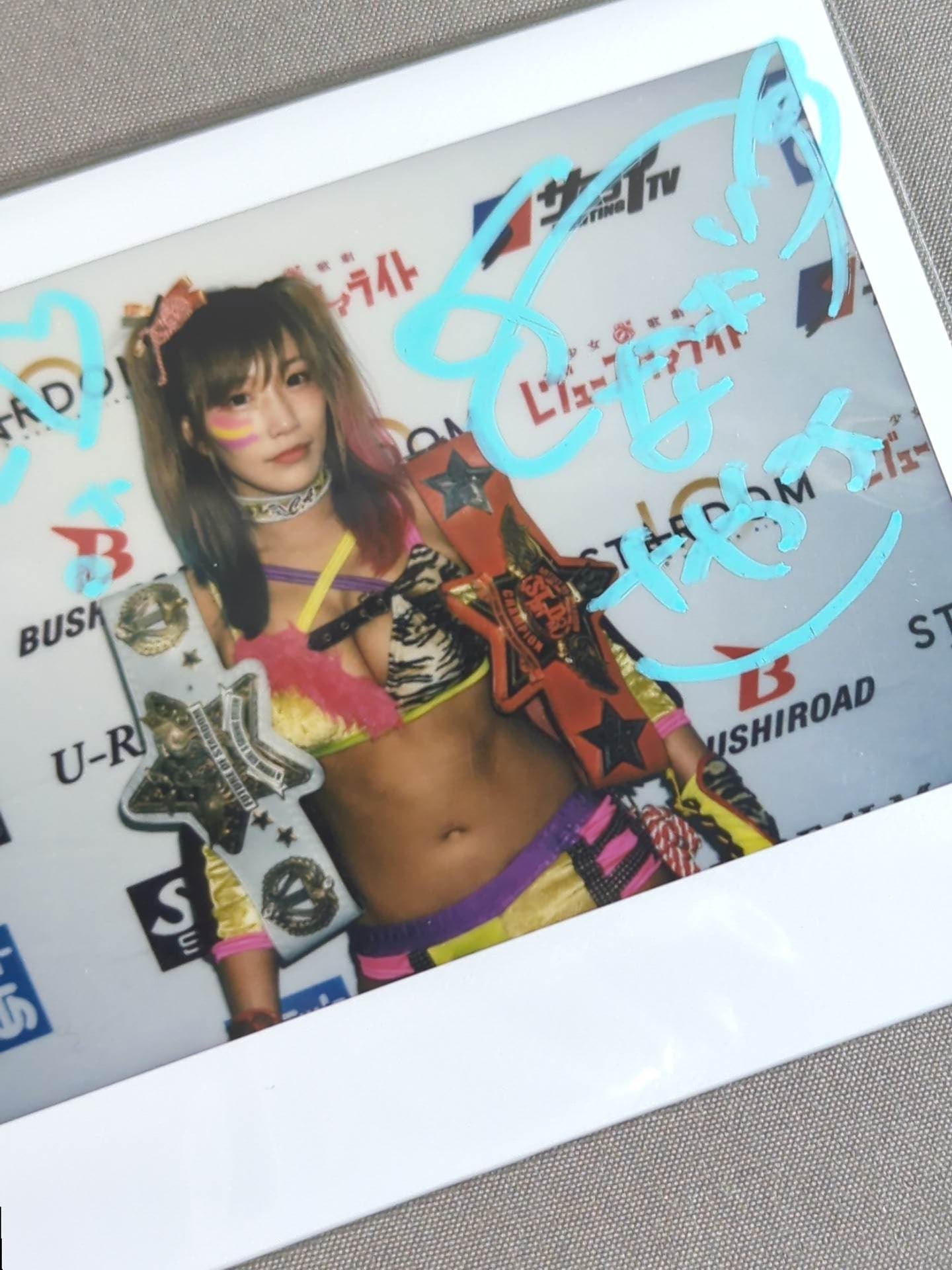 ウナギ・サヤカ 直筆サイン入り チェキ(K-7)