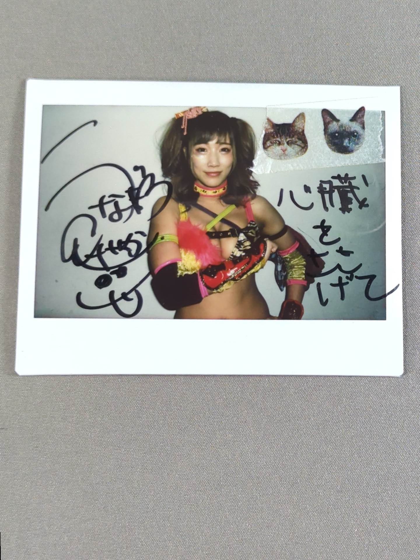 ウナギ・サヤカ 直筆サイン入り チェキ(L-1)