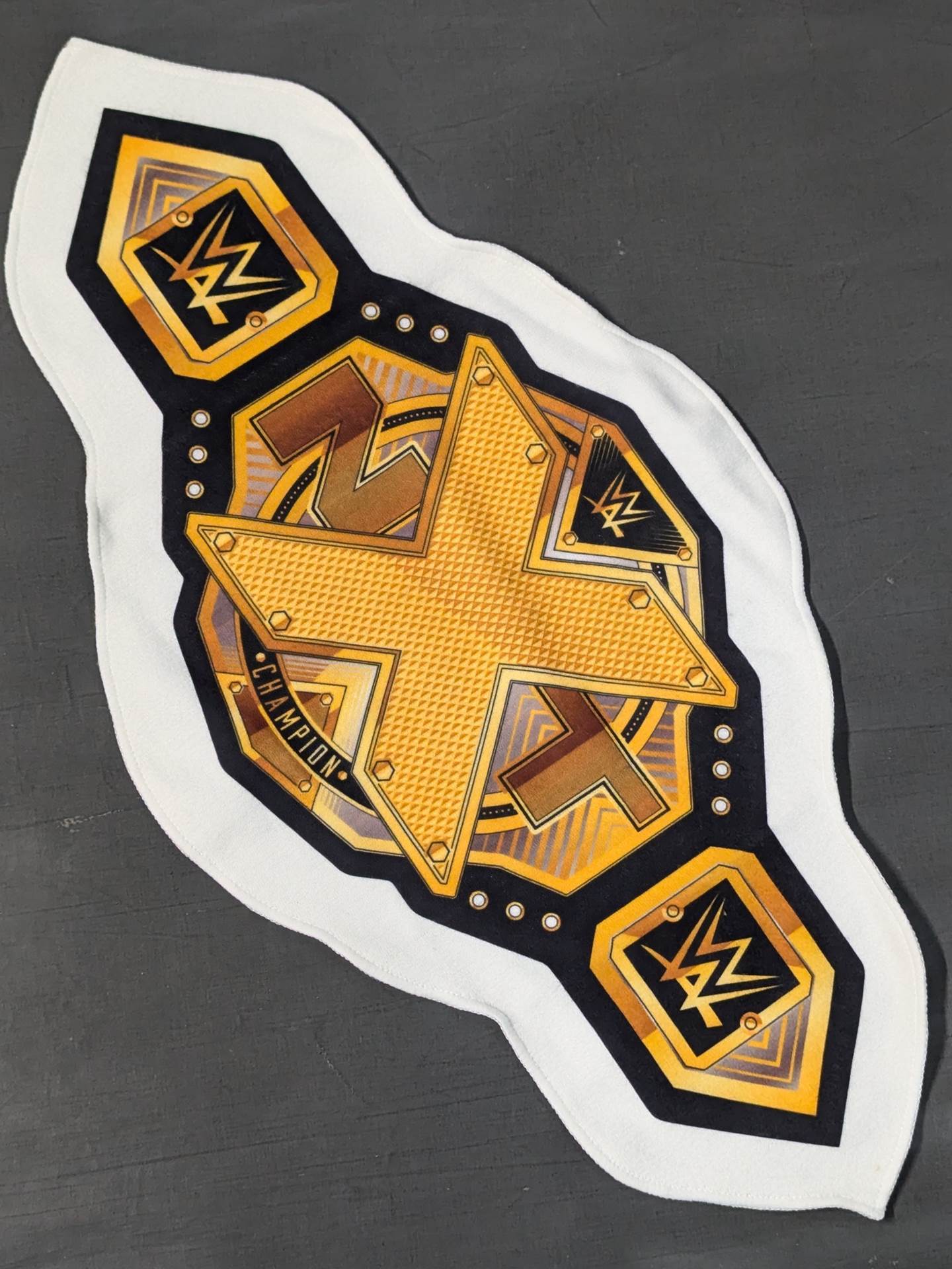 WWE NXT王座 ベルトデザイン フェイスタオル