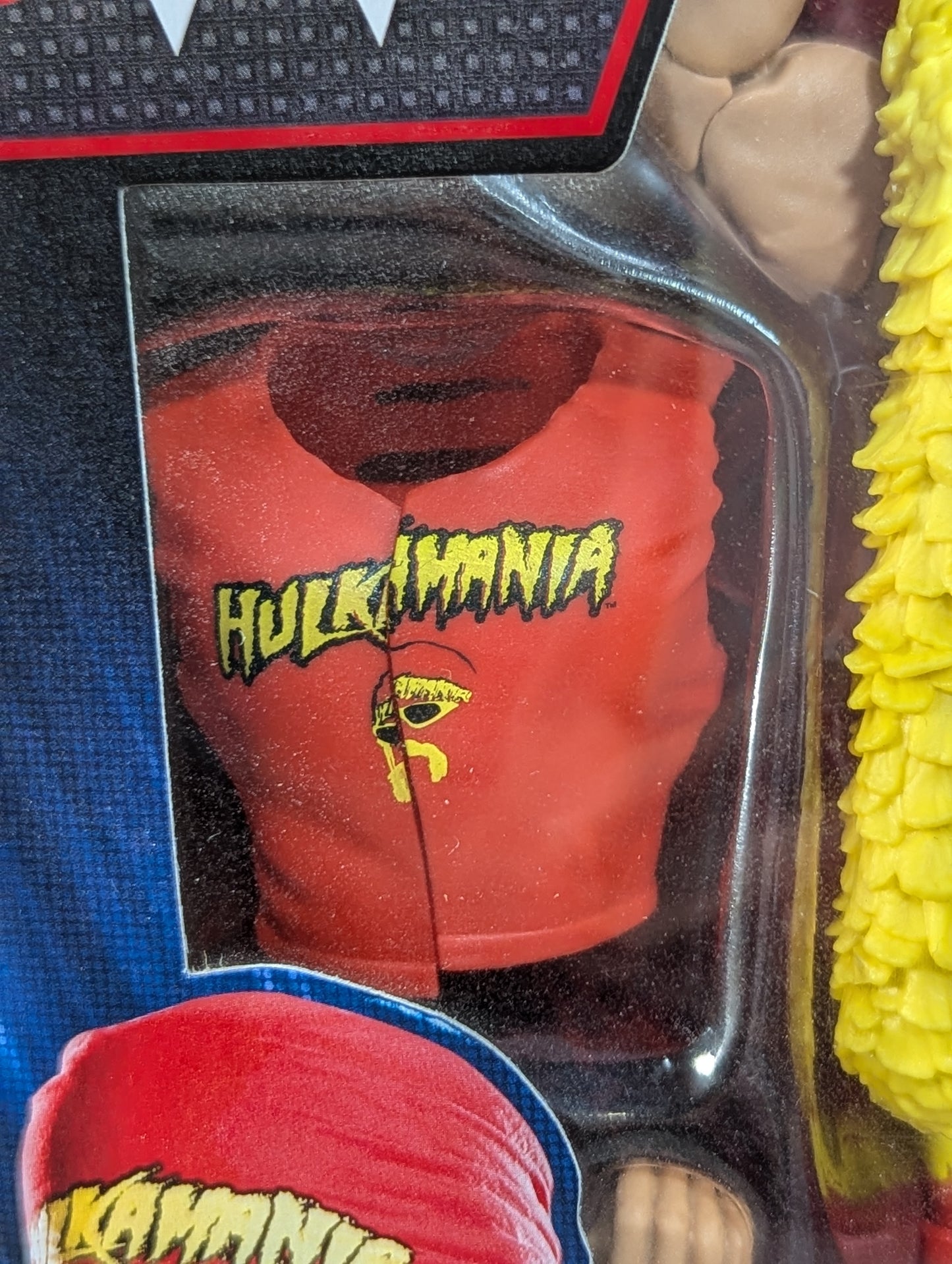 Hulk Hogan (red sunglasses)