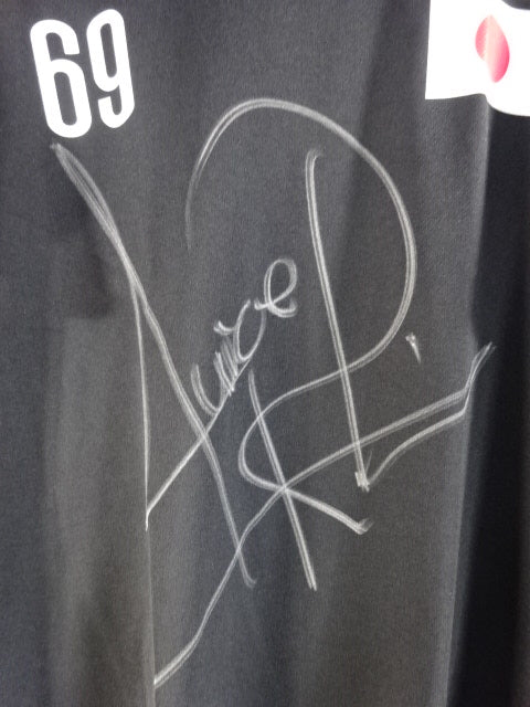 ★ Hand signed autograph ★ Juice Robinson "TAGUCHI JAPAN No.13" dry mesh T-shirt