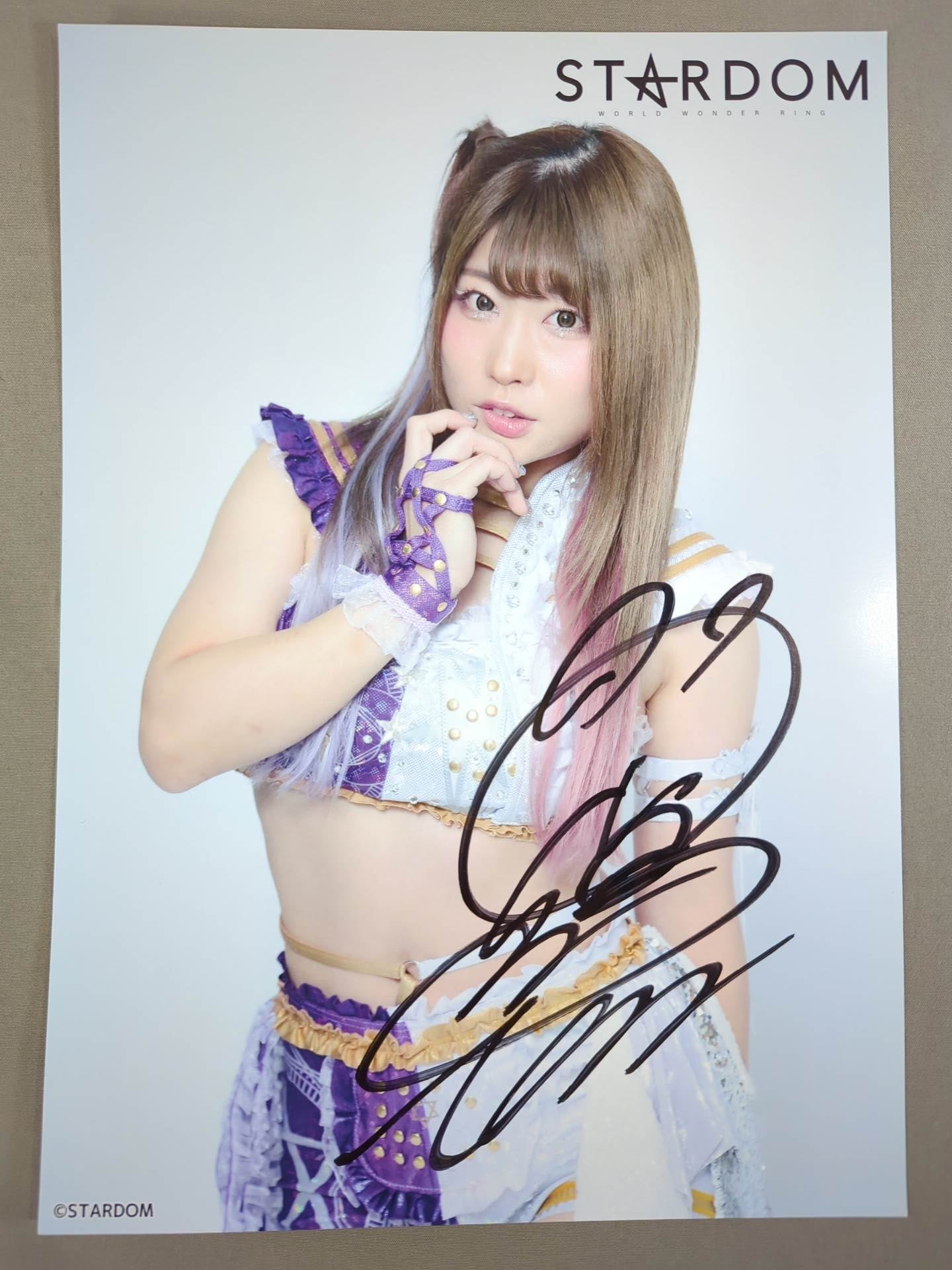 中野たむ 直筆サイン入り スターダムポートレート(T-2)