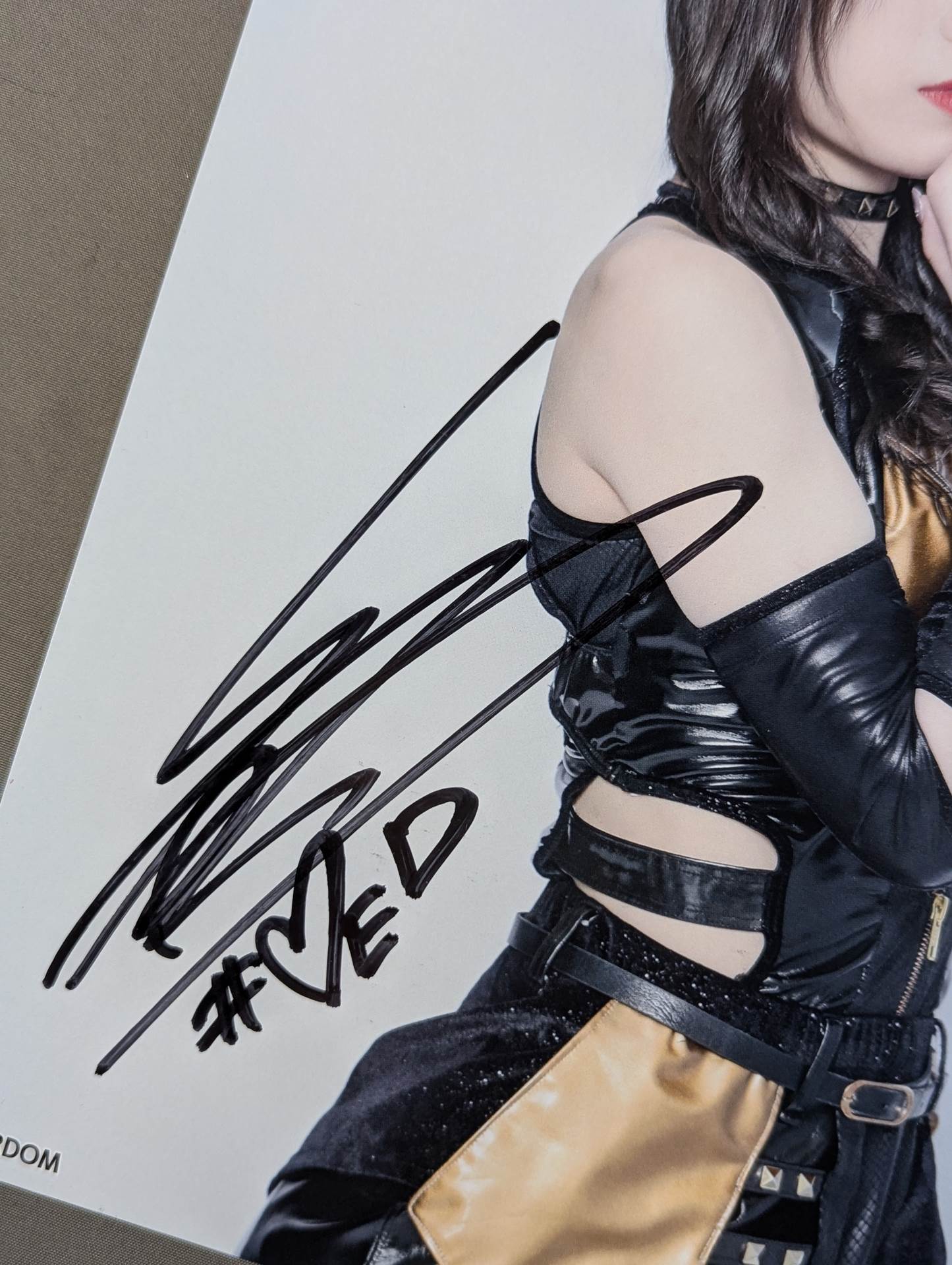鹿島沙希 直筆サイン入り スターダムポートレート(H-7)