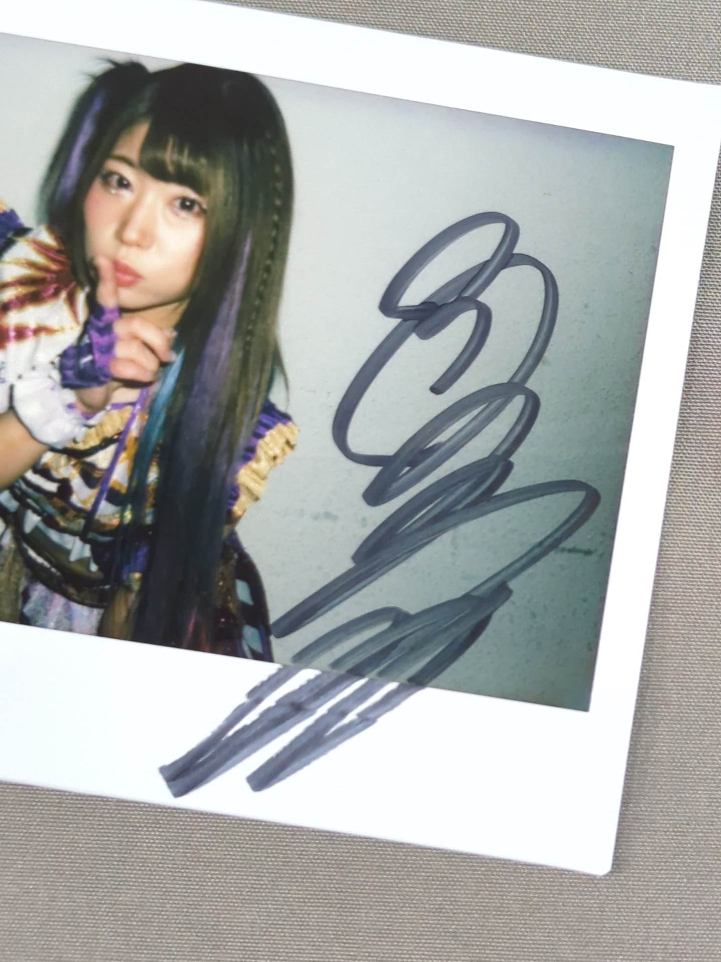 中野たむ 直筆サイン入りチェキ(O-2)