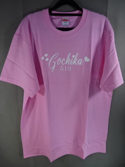 後藤智香「Gochika 510」Tシャツ(ピンク)