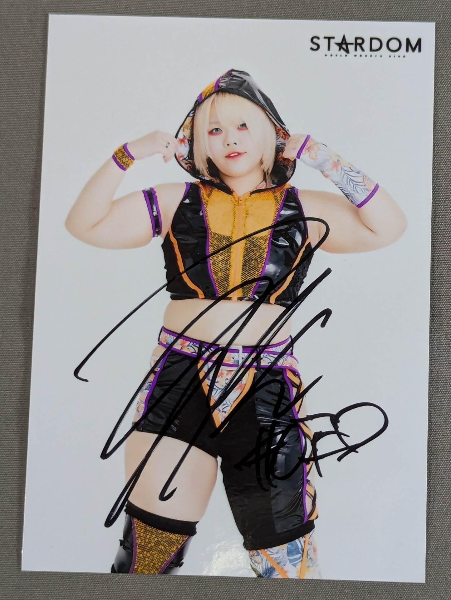 RUAKA hand signed autograph photo (A-1)