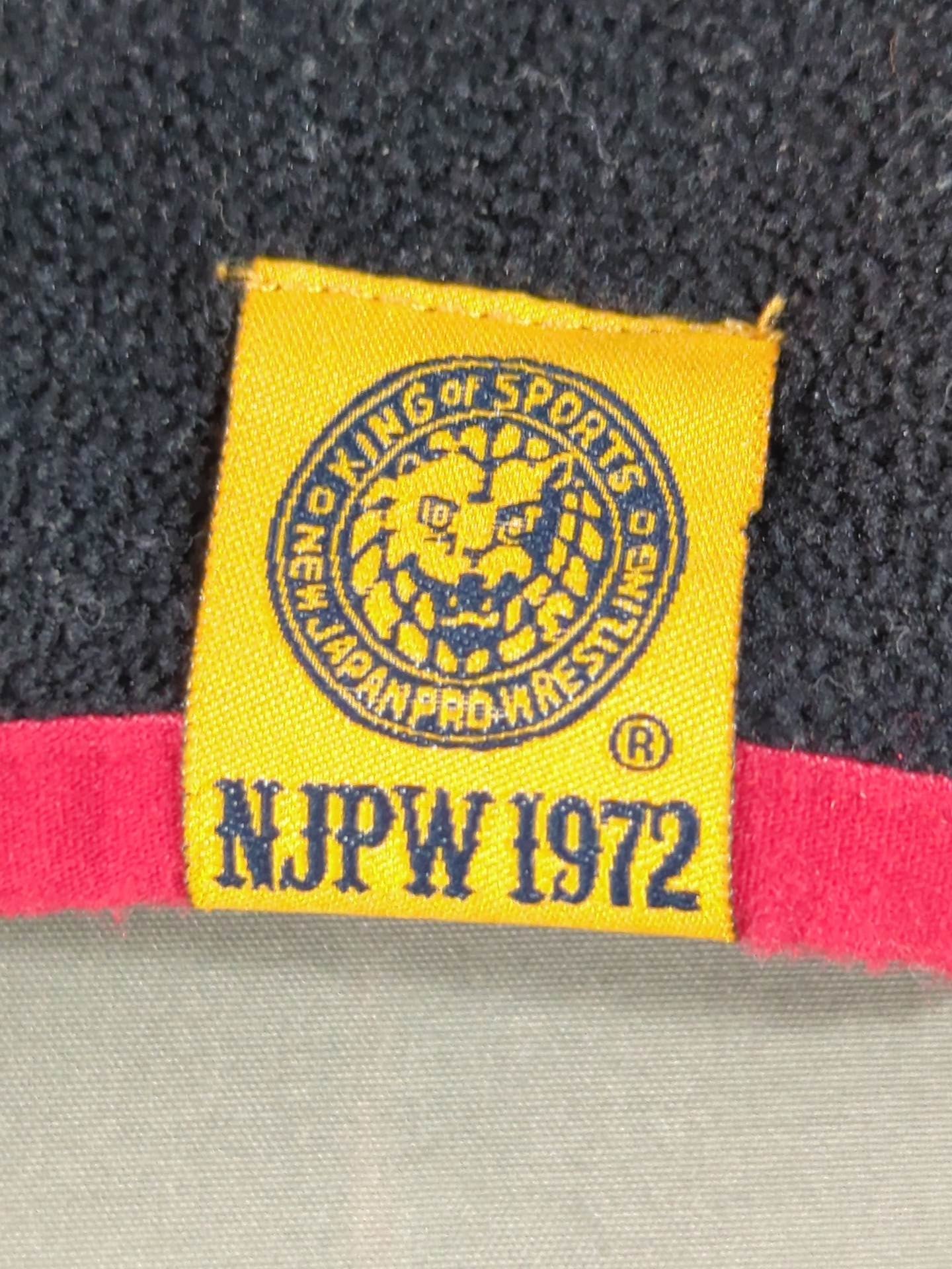 【New Japan Pro Wrestling × Shimamura】Lion Mark Neck Warmer