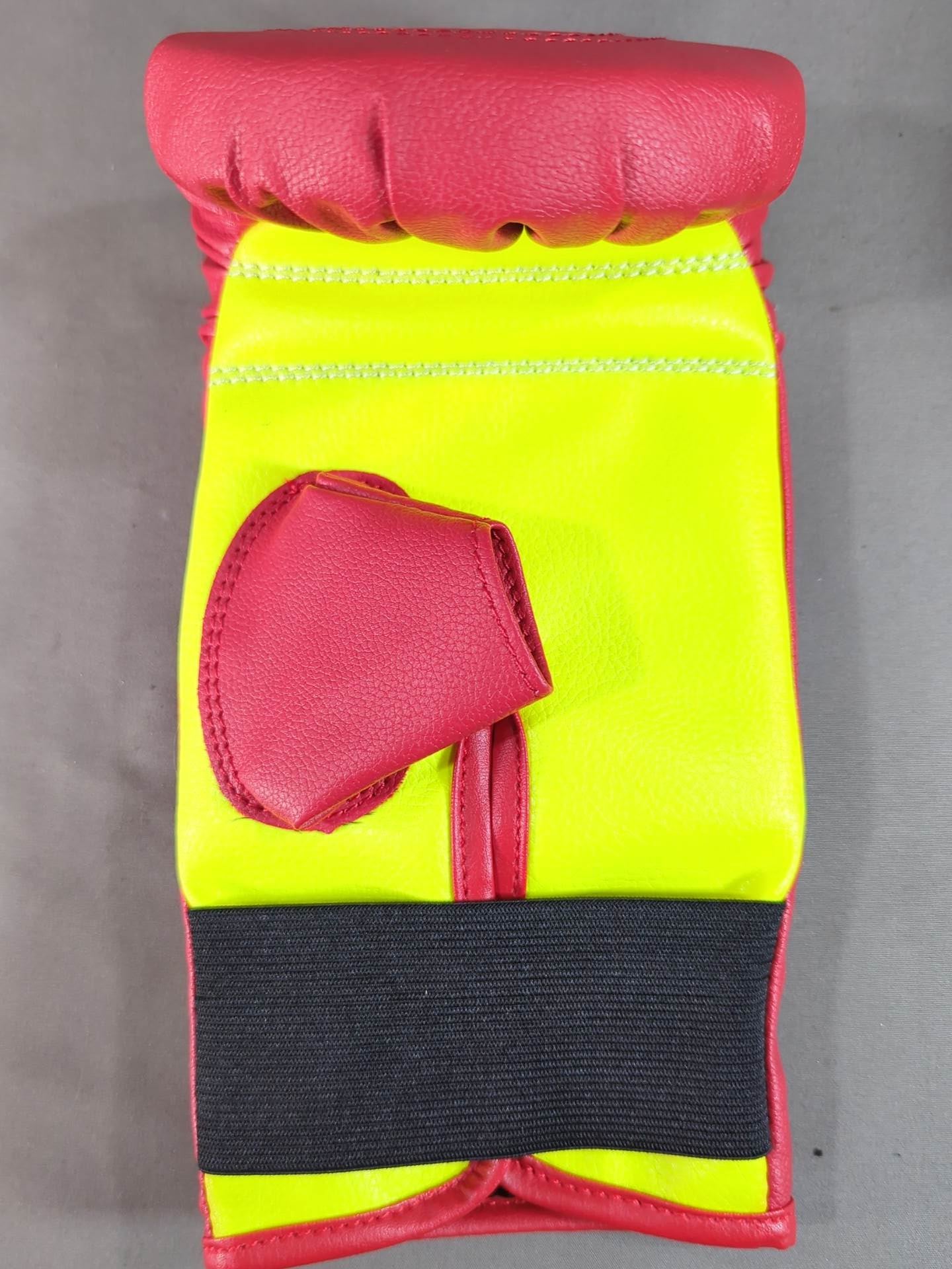 BODYMAKER Punching Gloves (2) (Red)