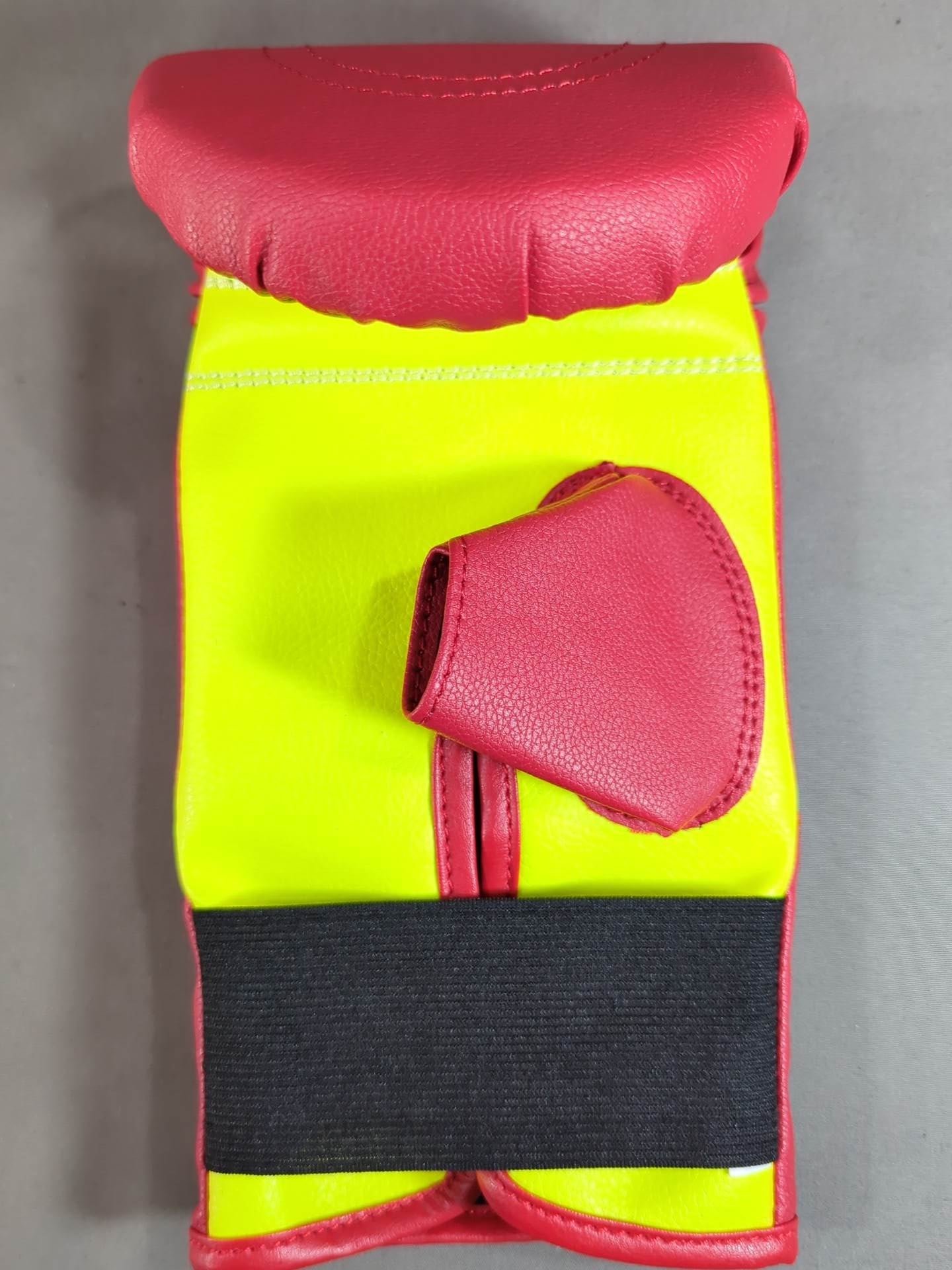 BODYMAKER Punching Gloves (2) (Red)