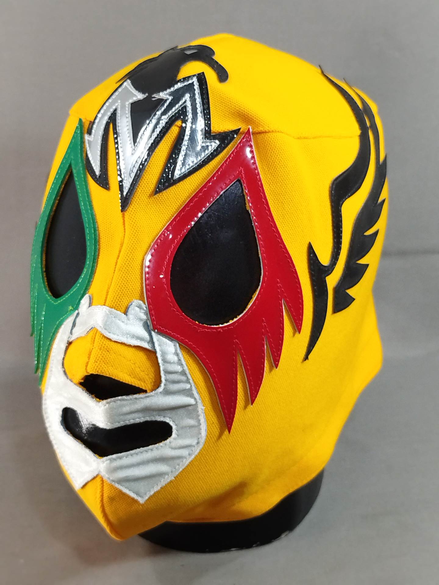 Mil Mascaras