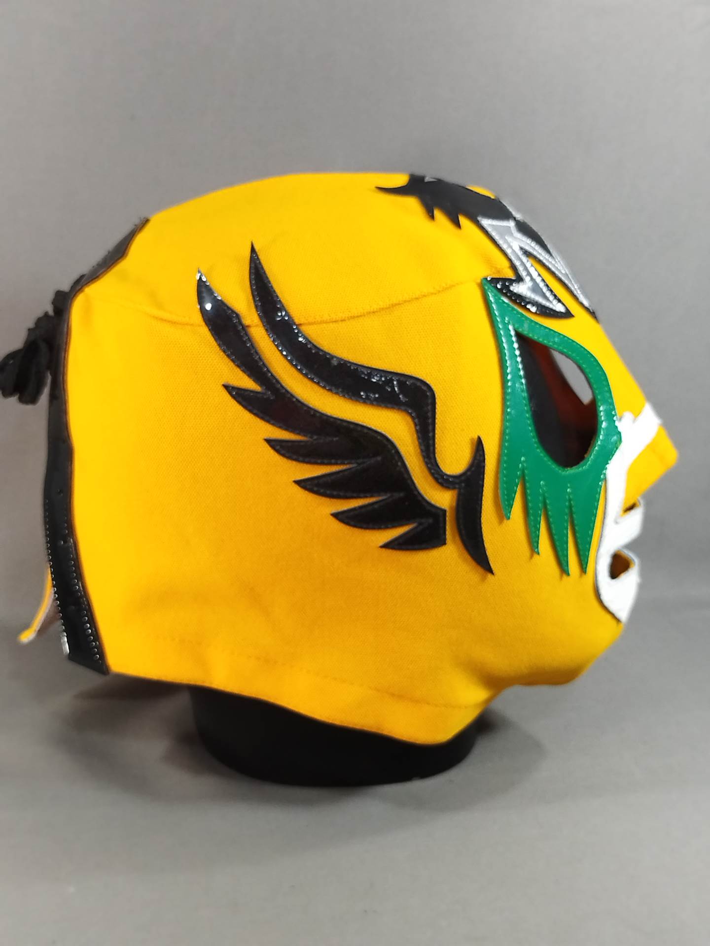 Mil Mascaras