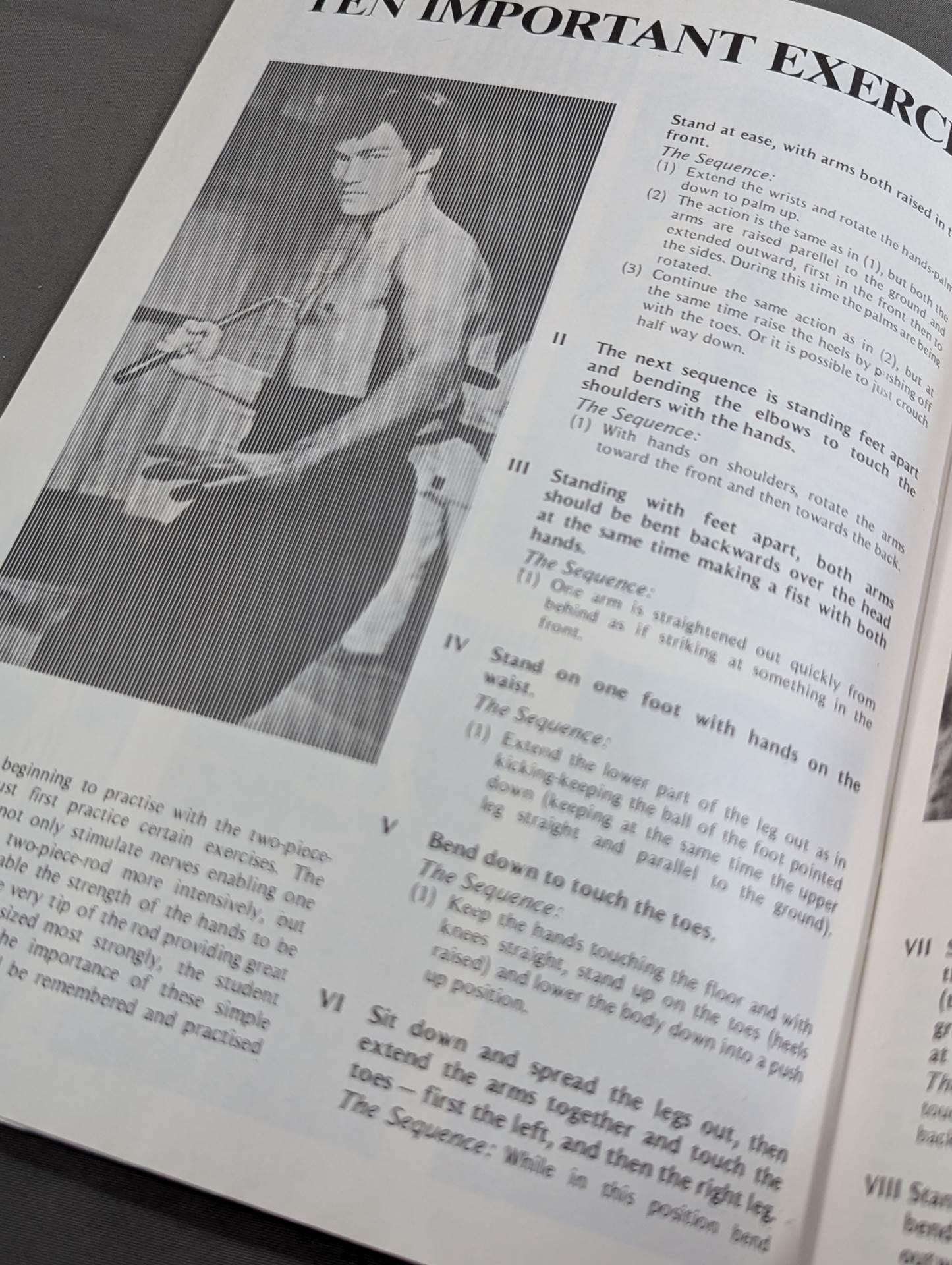 BRUCE LEE SKILL IN TWO-PIECE-ROD NUNCHAKU 二節棍