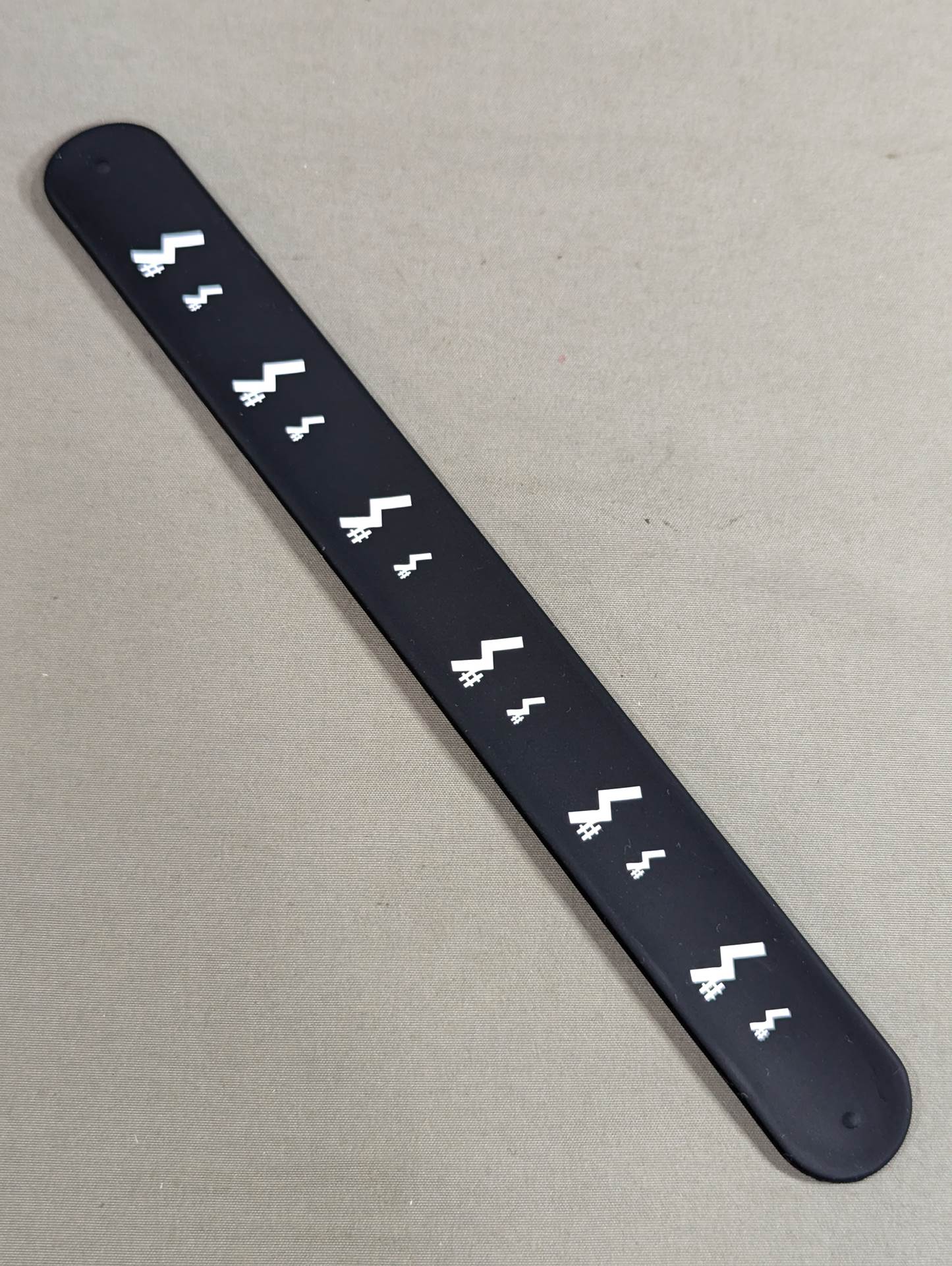 #STRONGHEARTS Wristband (Black)