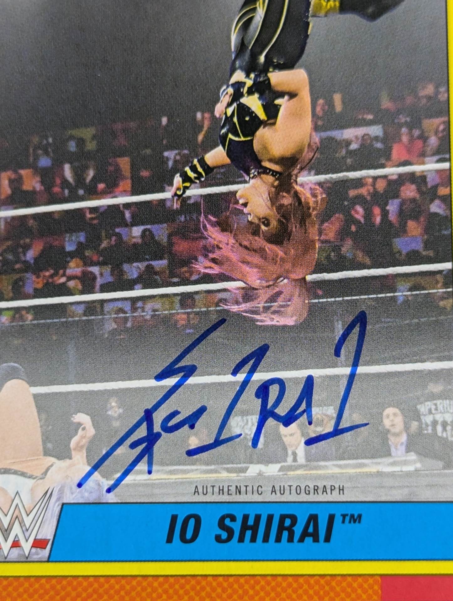 2021 NXT topps 紫雷イオ 公式サインカード