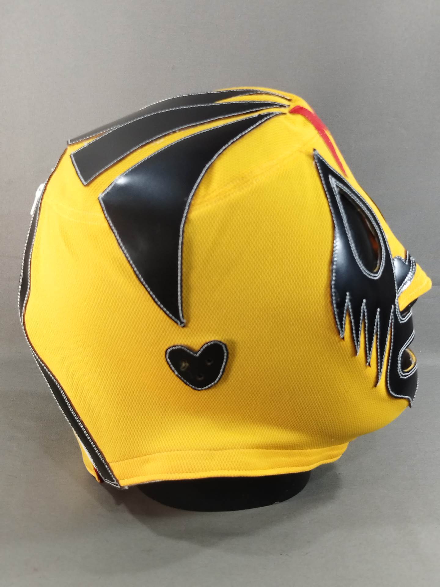 Mil Mascaras