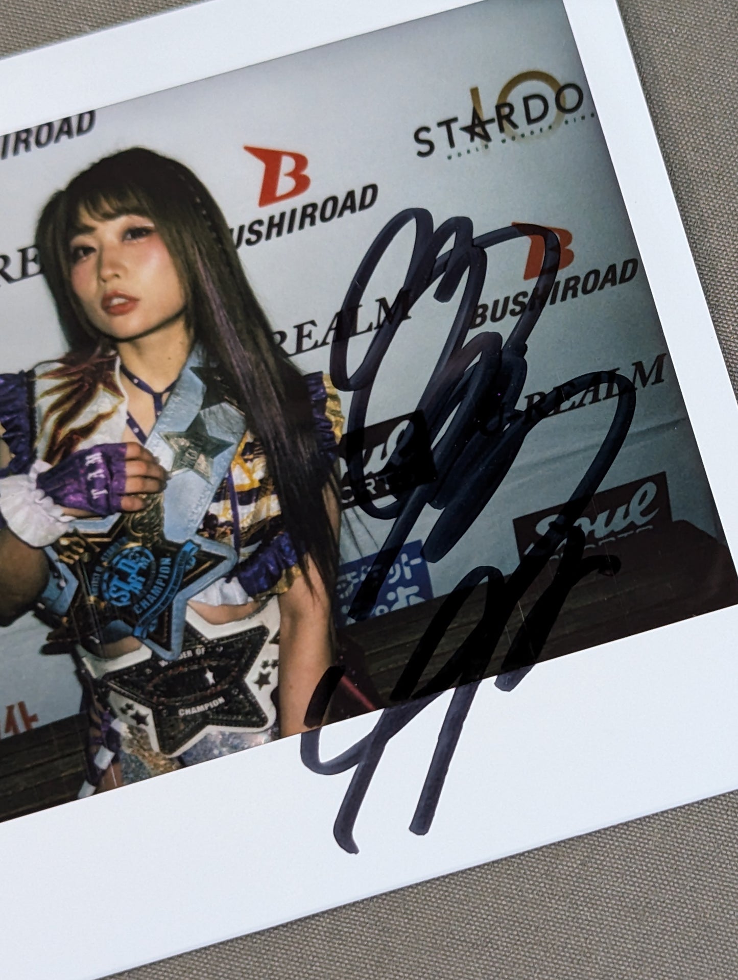 中野たむ 直筆サイン入り チェキ(O-7)