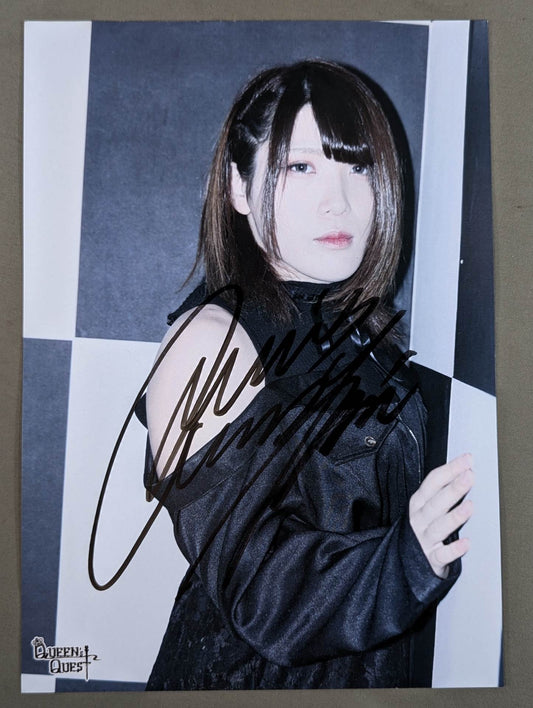 Utami Hayashishita  hand signed autograph  Starda Pro-Photo  (Q-9)