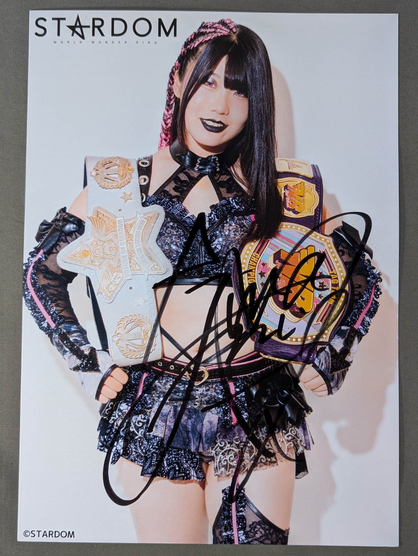 吏南 直筆サイン入り スターダムポートレート(B-7) – 闘道館