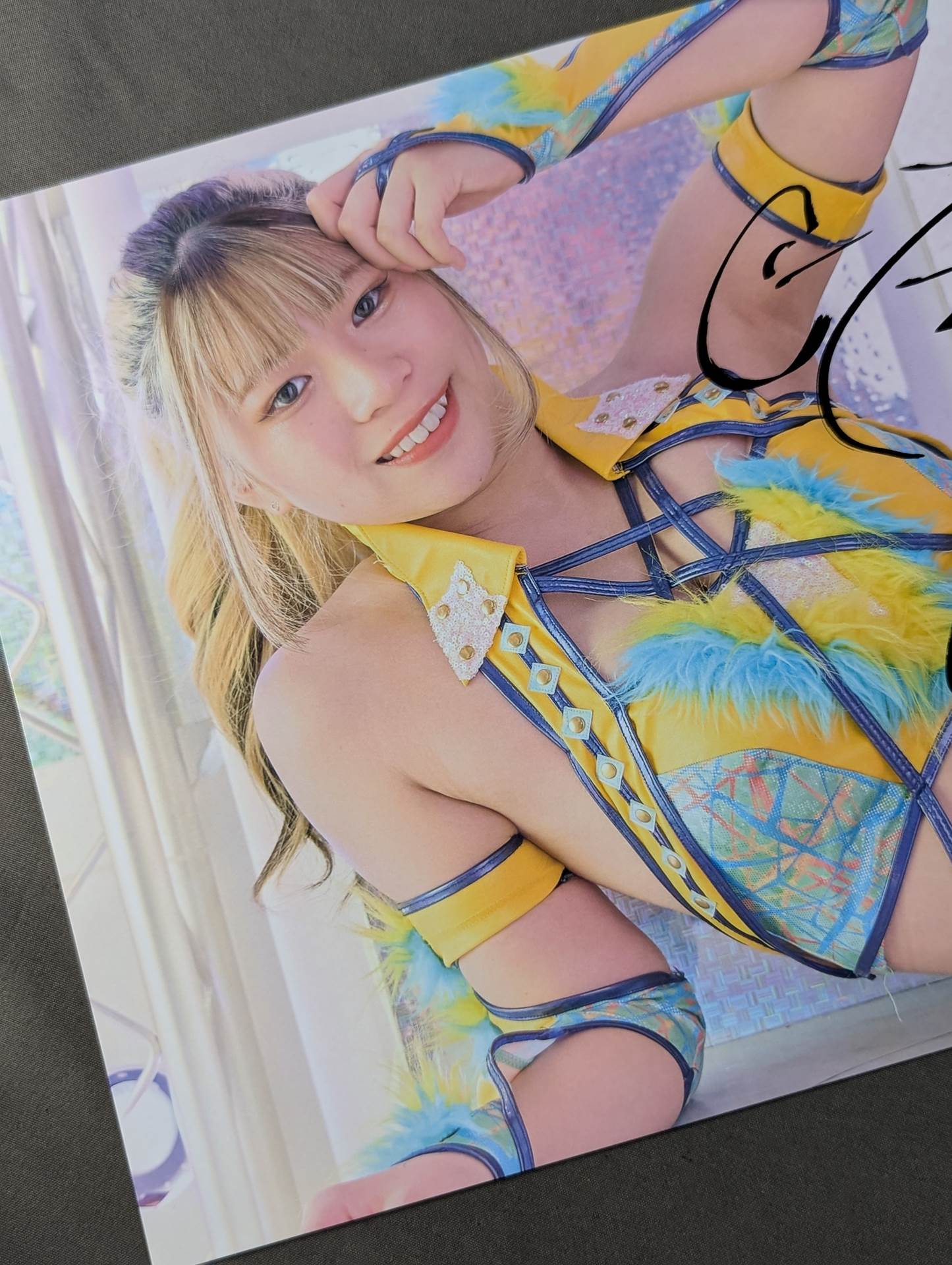 羽南 SPG 寝そべりポートレート