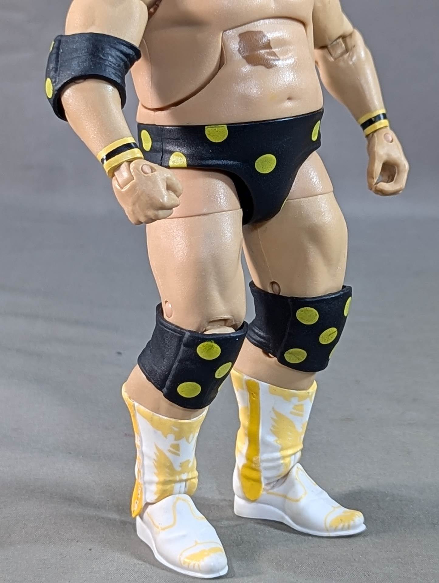 Dusty Rhodes (Black x Yellow Costume)