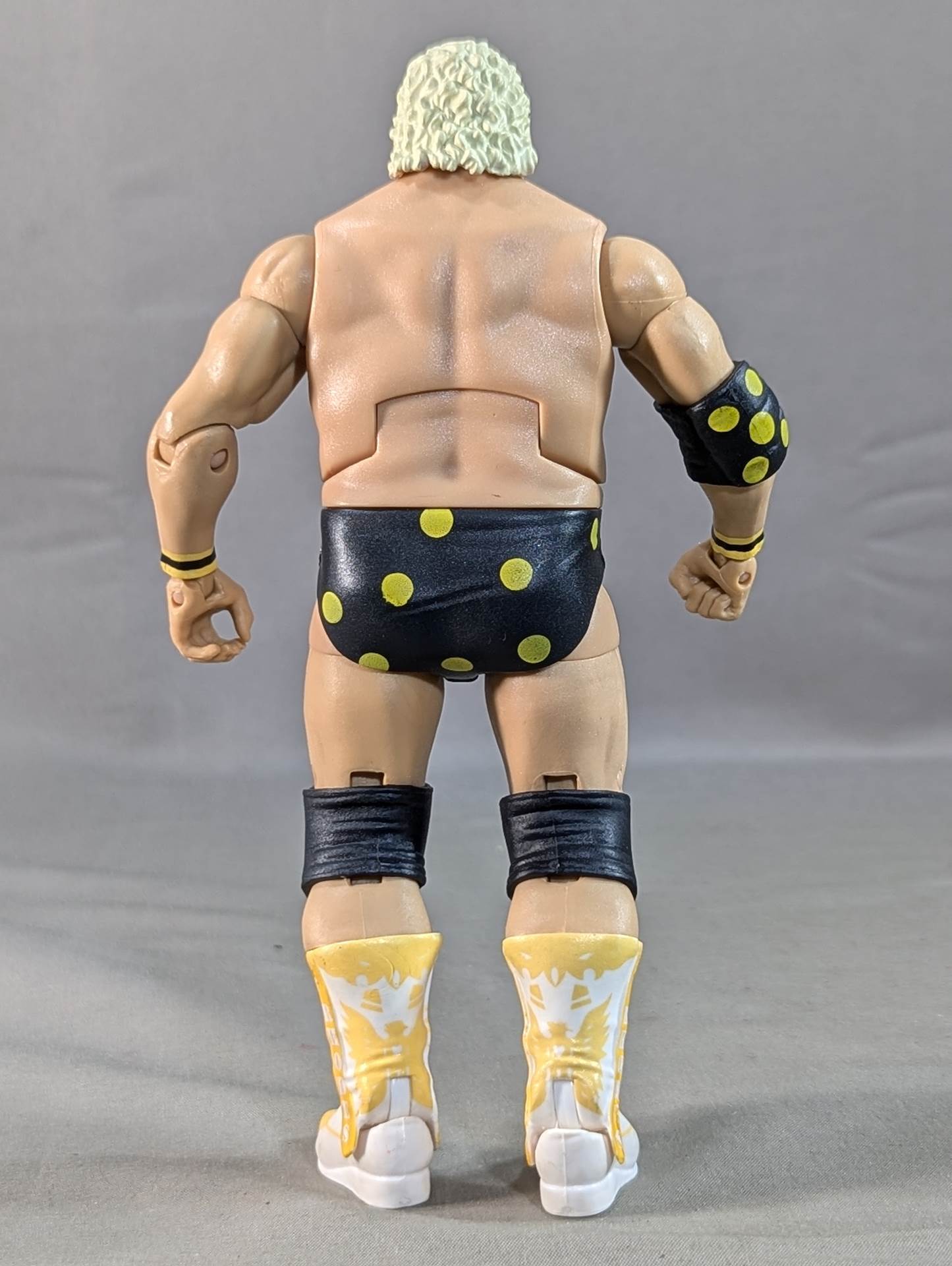 Dusty Rhodes (Black x Yellow Costume)