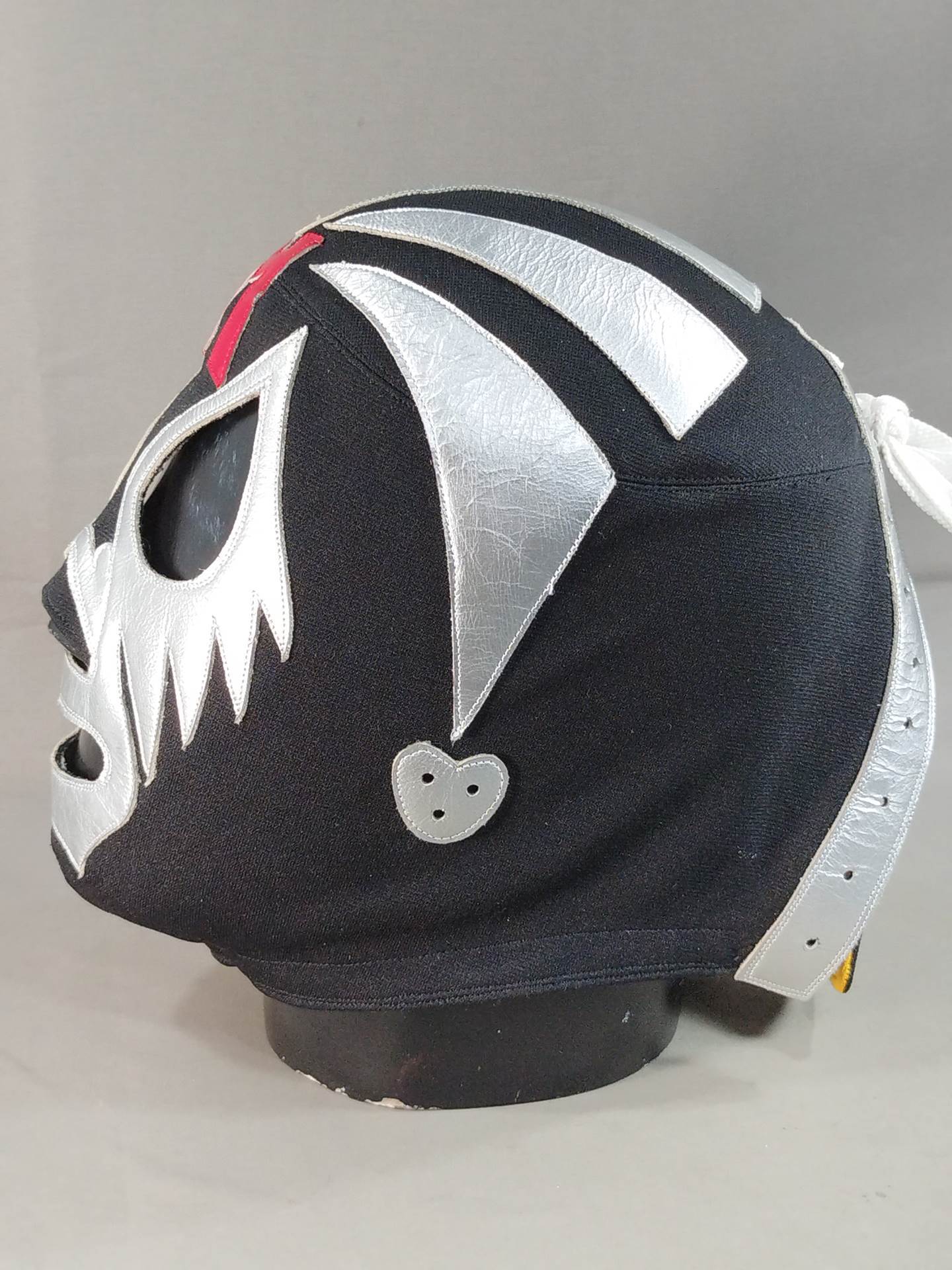 Mil Mascaras