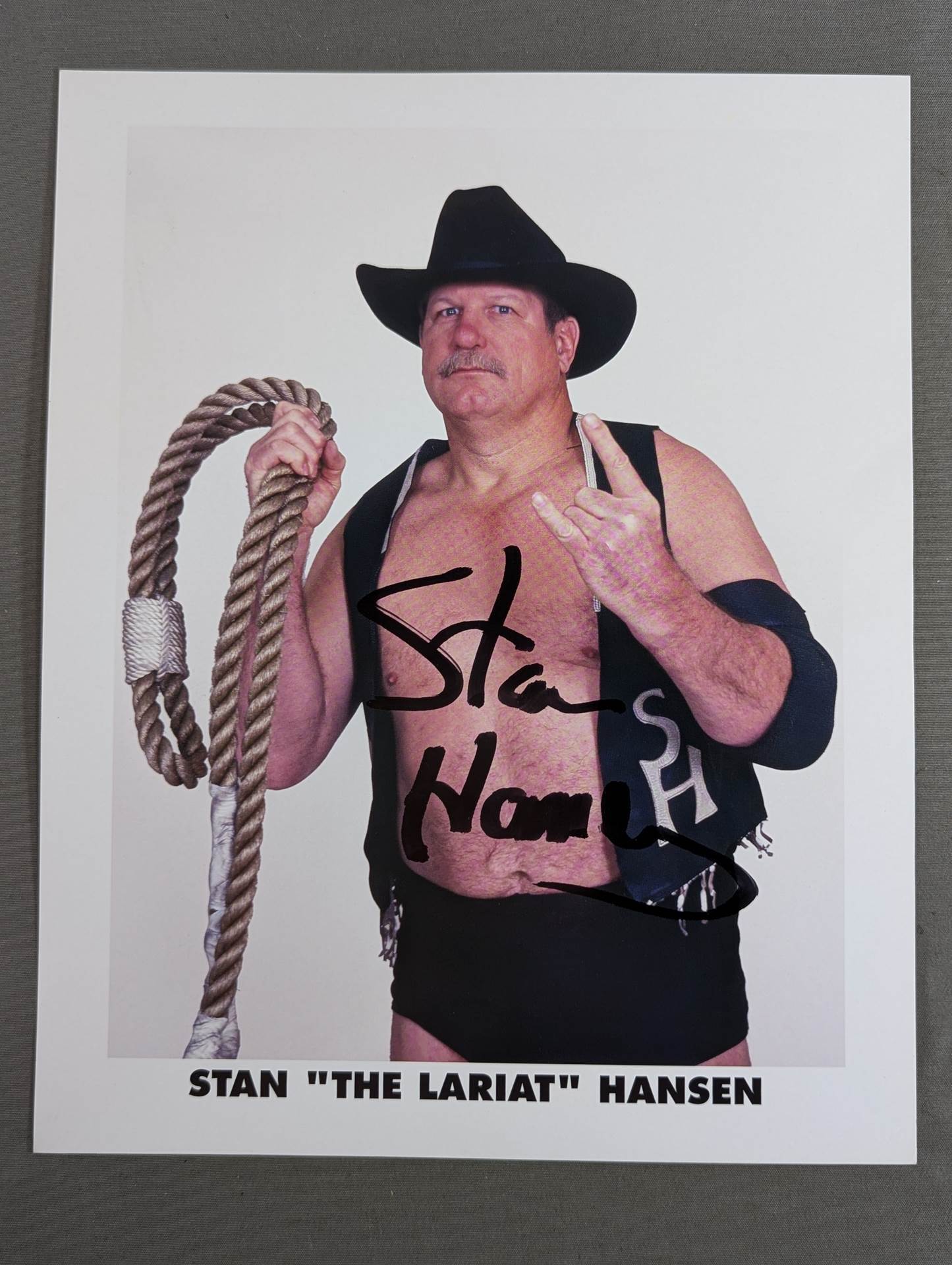 Stan Hansen hand signed autograph Pro-Photo (C-8)