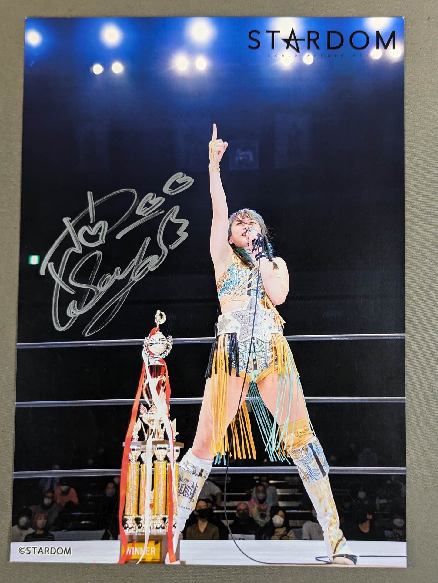 上谷沙弥 直筆サイン入り スターダムポートレート(S-4)