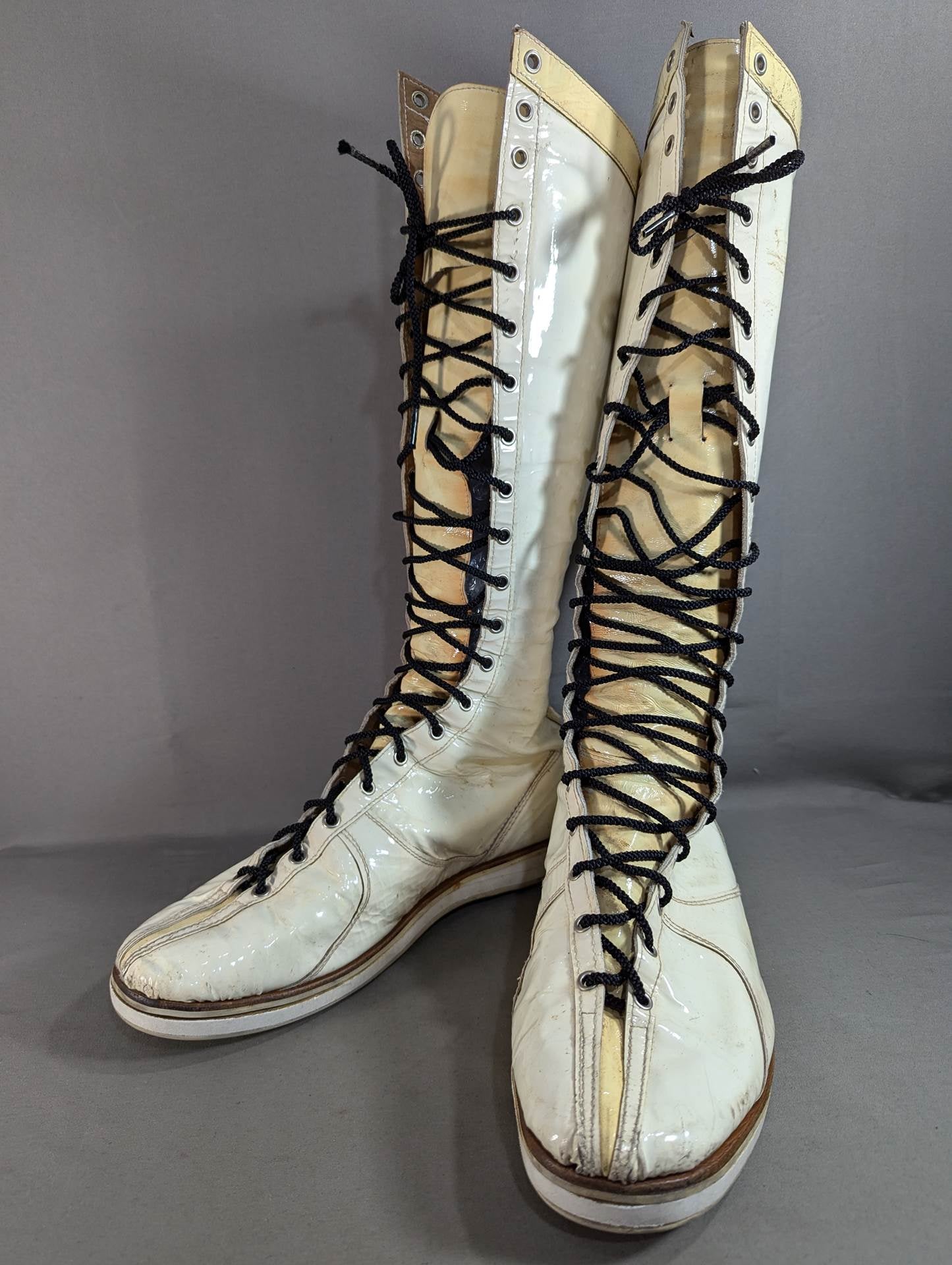 Pro-wrestling shoes
