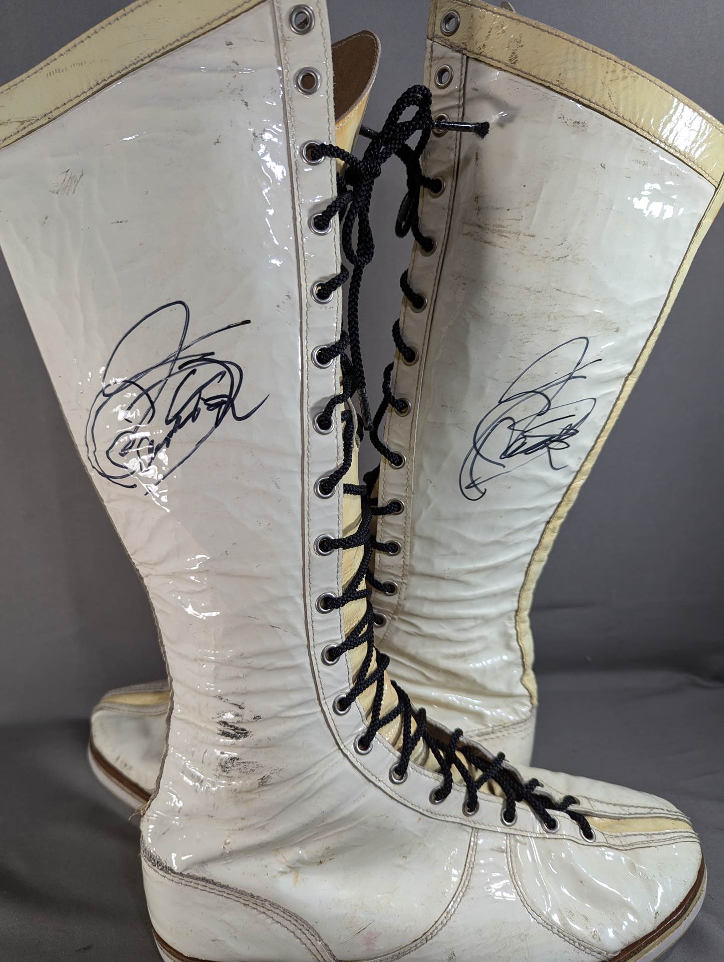 Pro-wrestling shoes