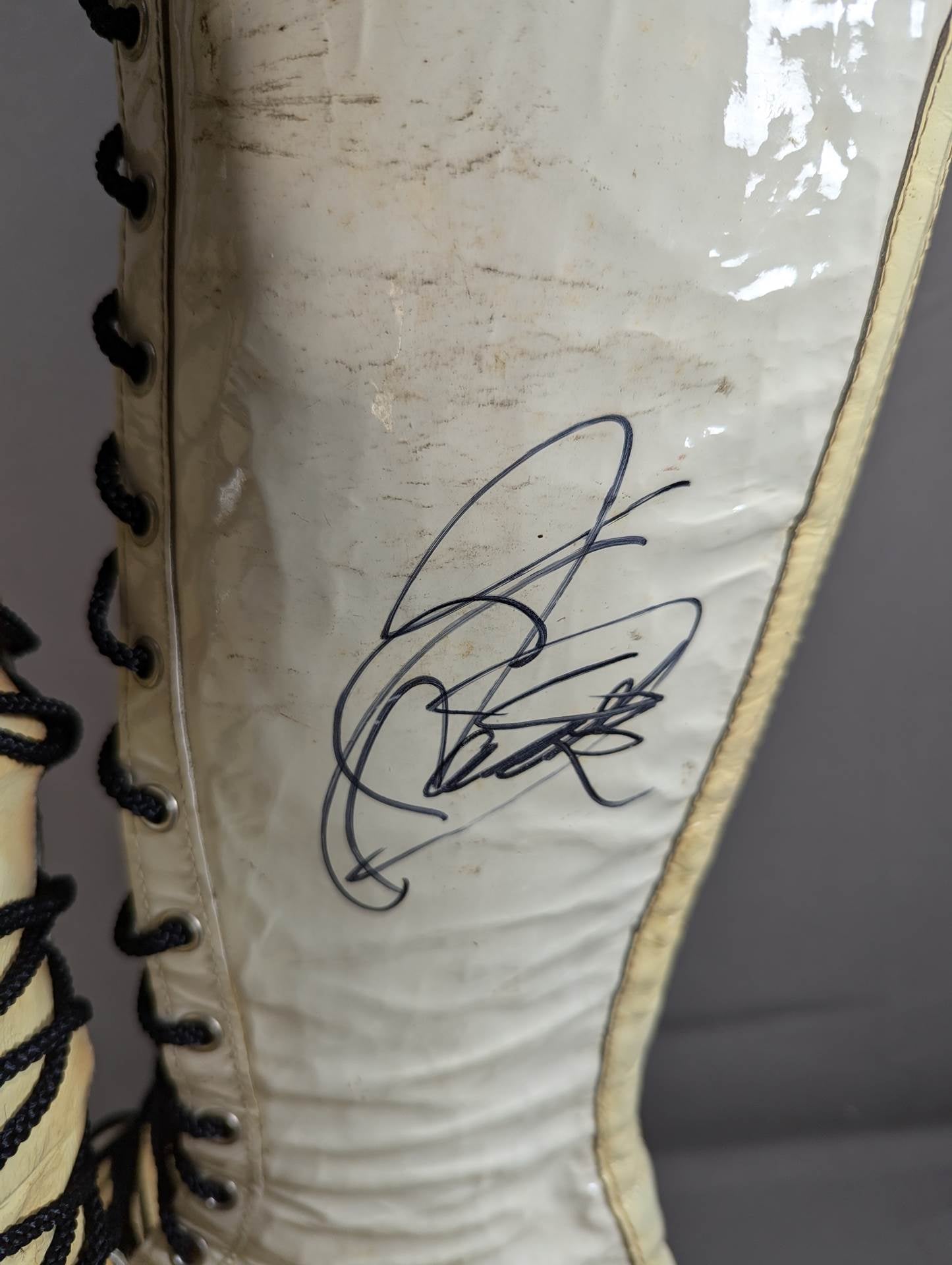 Pro-wrestling shoes