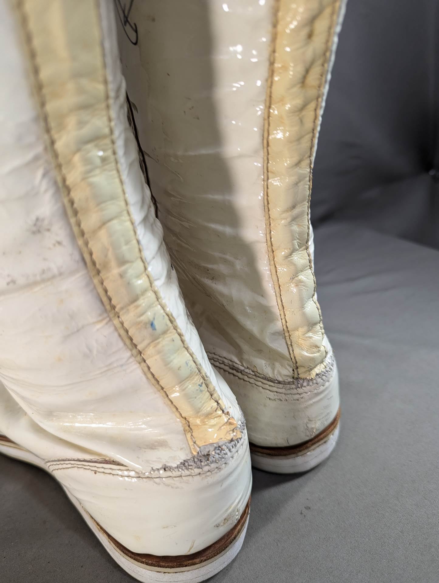 Pro-wrestling shoes