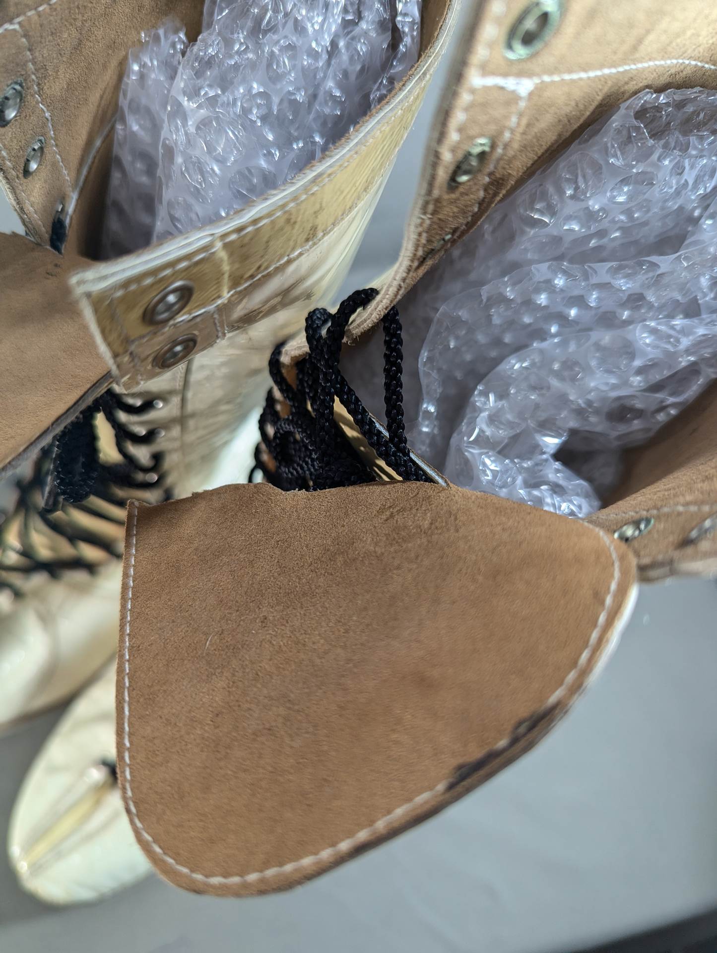 Pro-wrestling shoes