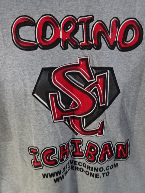 【直筆サイン入り】スティーブ・コリノ CORINO ICHIBAN Tシャツ