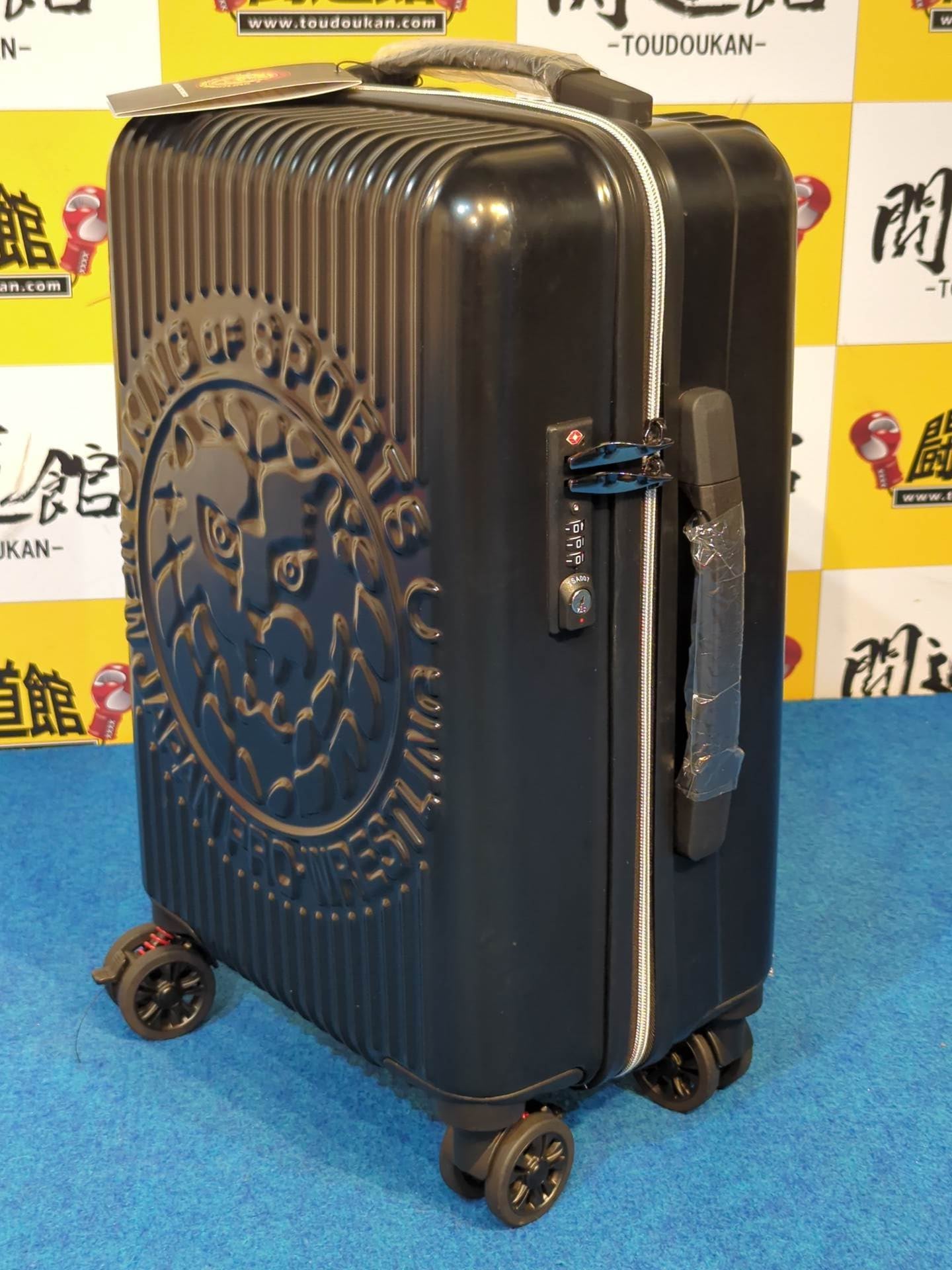 ★ロイヤルシート特典★ 新日本プロレス オリジナルキャリーケース