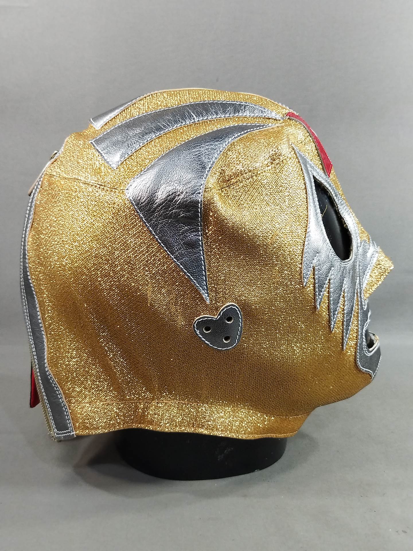 Mil Mascaras